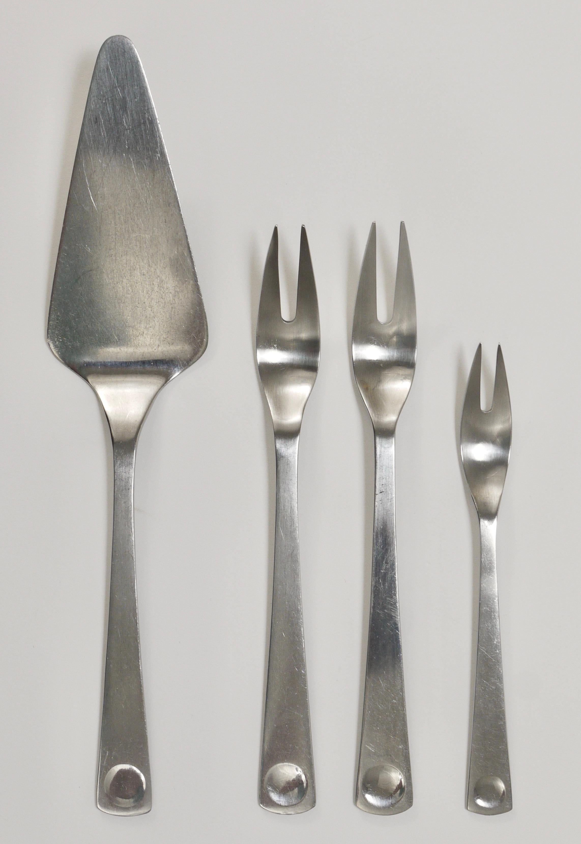 20th Century Rosenthal Design PLUS Flatware, 68 pcs., For 12 Persons, by Wolf Karnagel, 1970s For Sale