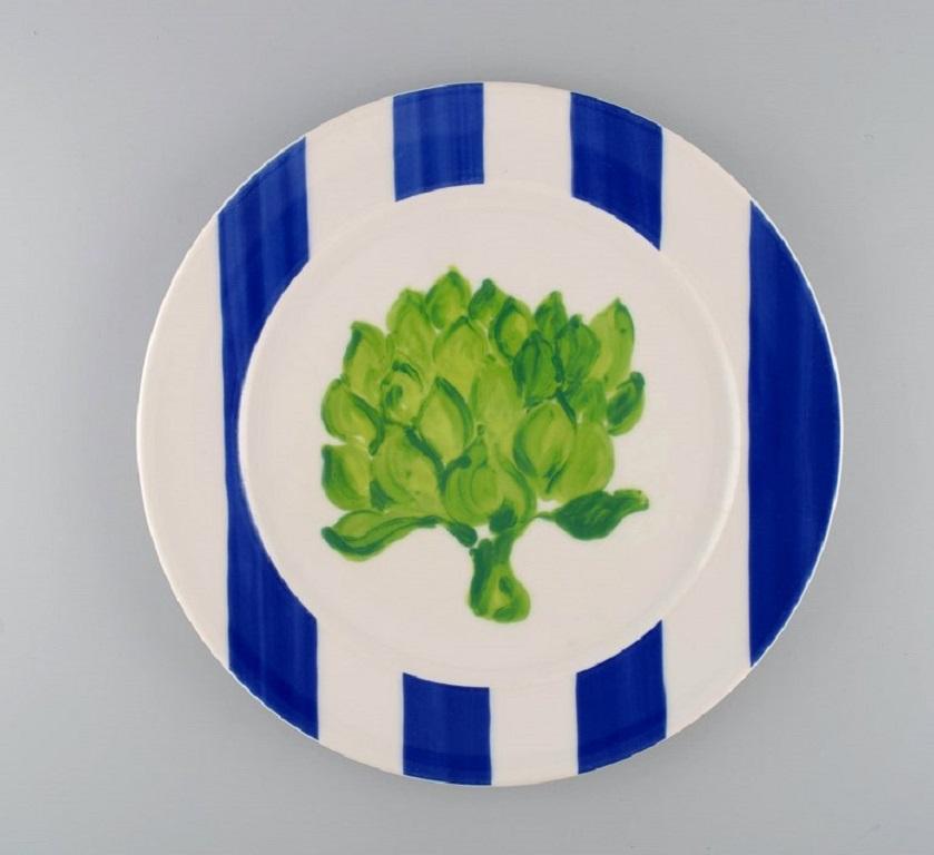 Rosenthal Designers Guild. Orchard Collection. Five large porcelain cover plates. 
Blue / white stripes and artichoke. Late 20th century.
Diameter: 31.5 cm.
In excellent condition.
Stamped.
