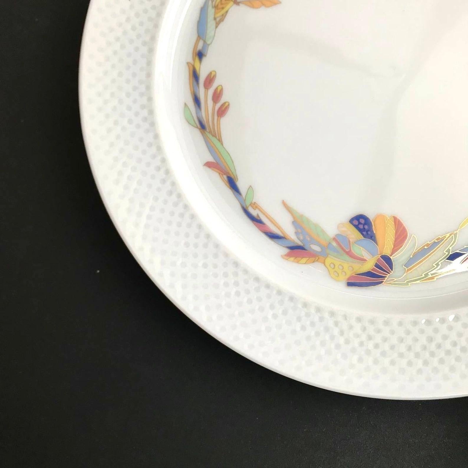 Allemand Assiettes à dessert Rosenthal vintage en porcelaine allemande à motifs floraux en vente