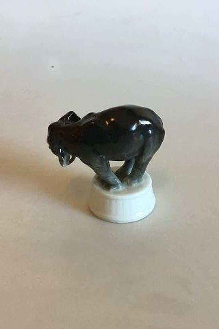 Rosenthal figurine of elephant. Tale missing. 

Measures 9.5 cm / 3 47/64 in.
  