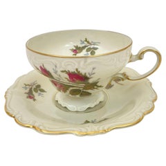 Demitasse-Tasse und Untertasse mit Fuß von Rosenthal aus Moss Rose Pompadour-Porzellan 1958