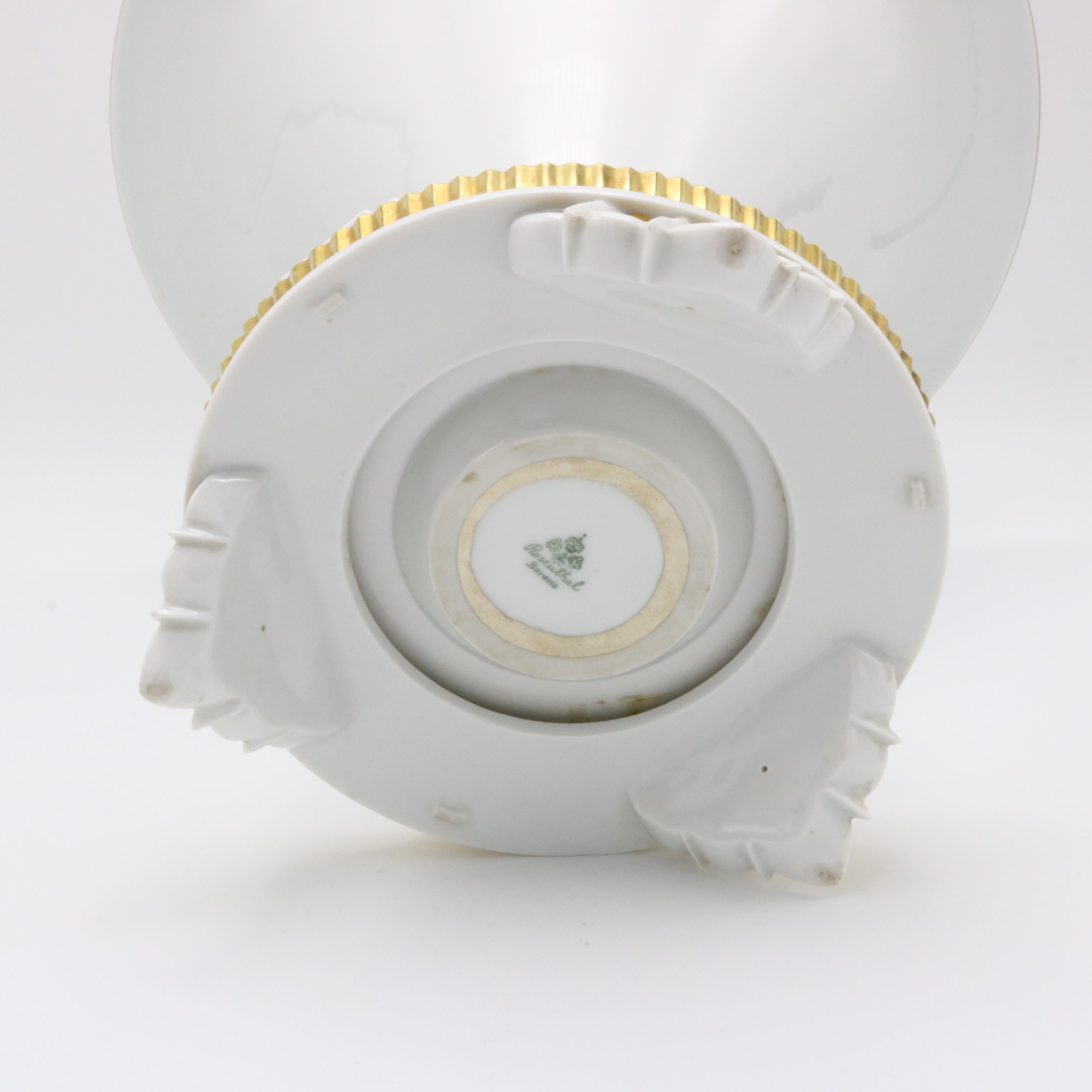 Céramique Vase à pied en porcelaine de Rosenthal en vente