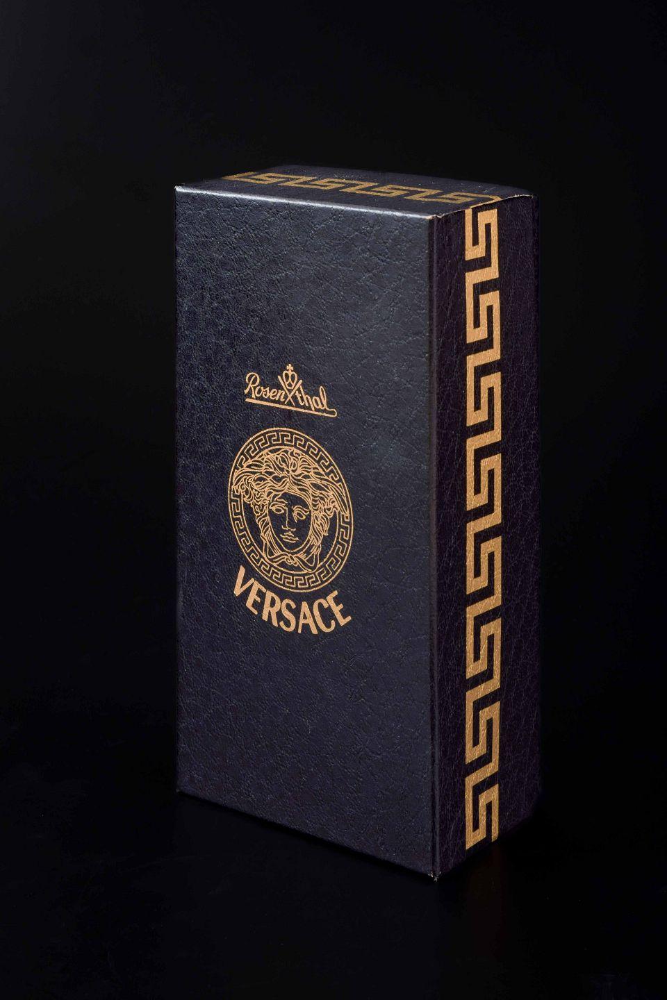 Fin du 20e siècle Rosenthal pour Versace. Bouchon en cristal décoré de la tête de Méduse. 1990s en vente