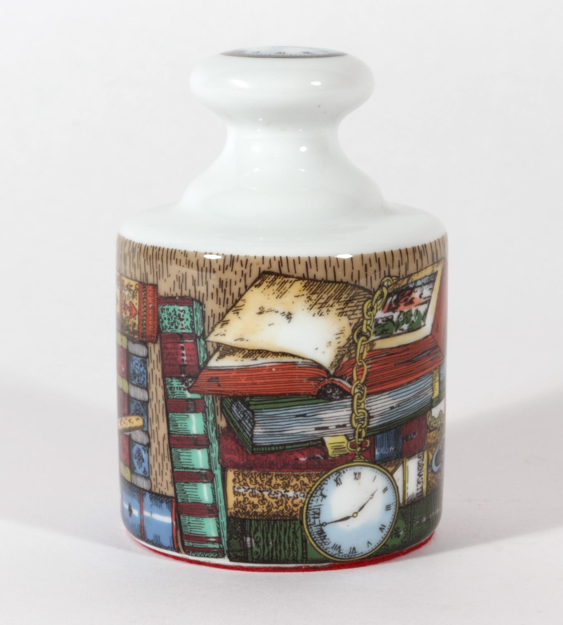 XX secolo Fermacarte in porcellana Rosenthal Fornasetti, Rosenthal Classic, modello Libreria in vendita
