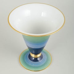 Rosenthal, Deutschland. Art-Déco-Porzellanvase mit vertikalen Linien. 1940er Jahre