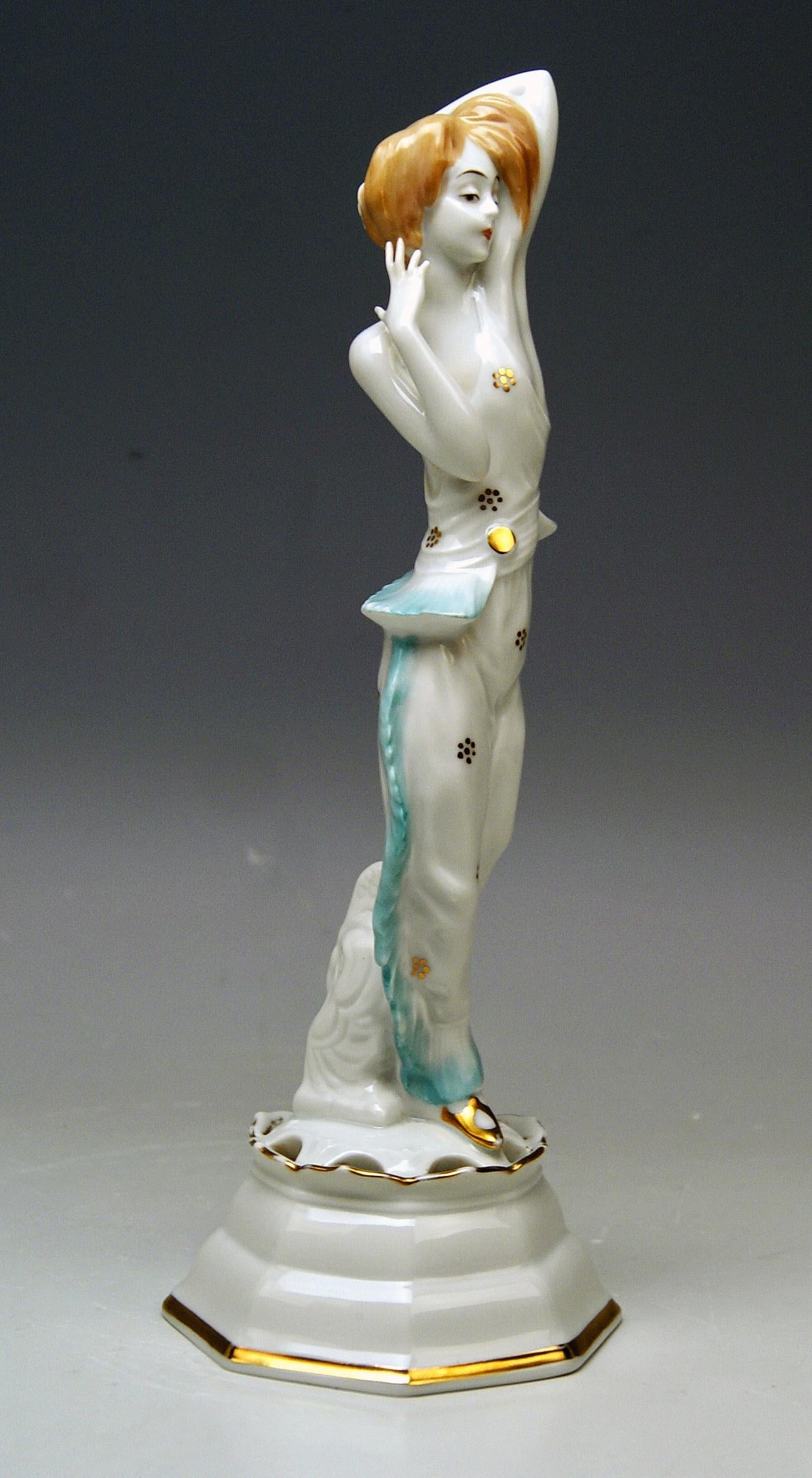 Rosenthal Germany rarest female Art Nouveau Figurine: LO Hesse

Manufactory: Bahnhof Selb (Art Department) / Bavaria / Rosenthal Germany 
Dating: manufactured circa 1923 (= quite early !) 
Material and technique: porcelain / chinaware / painted