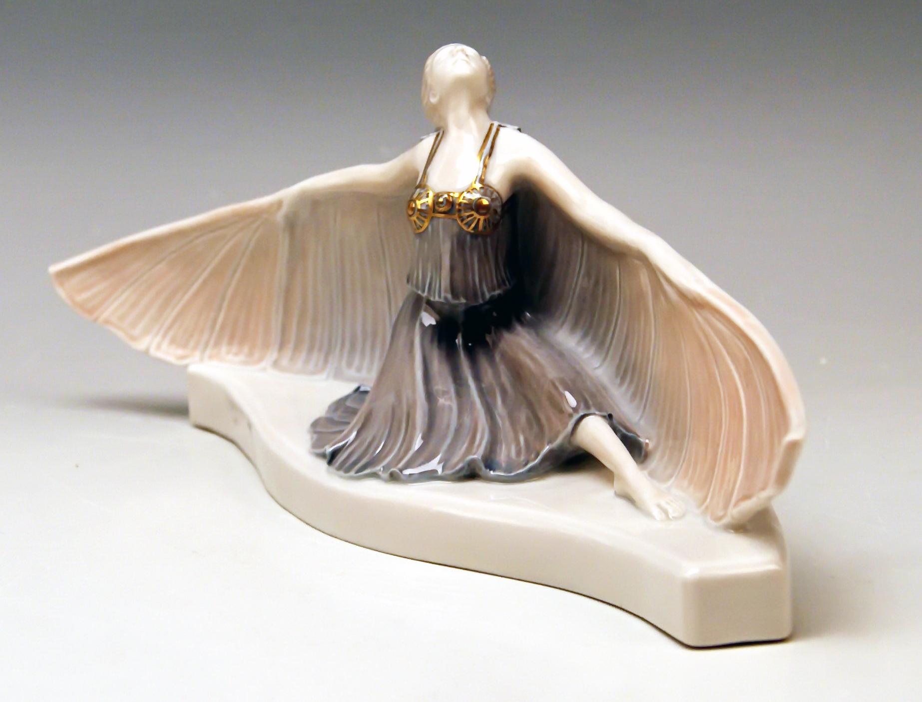Rosenthal Germany rarest female Art Nouveau figurine: Moon dance

Manufactory: Selb (Art Department) / Bavaria / Rosenthal Germany 
Dating: manufactured 1923-1925 (= quite early !) 
Material and technique: porcelain / chinaware / painted /