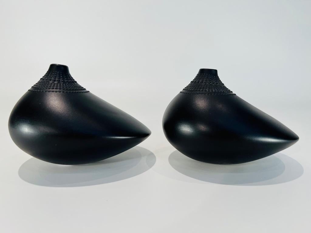 Incroyable paire de vases Tapio Wirkkala ROSENTHAL germany black en porcelaine circa 1950.
