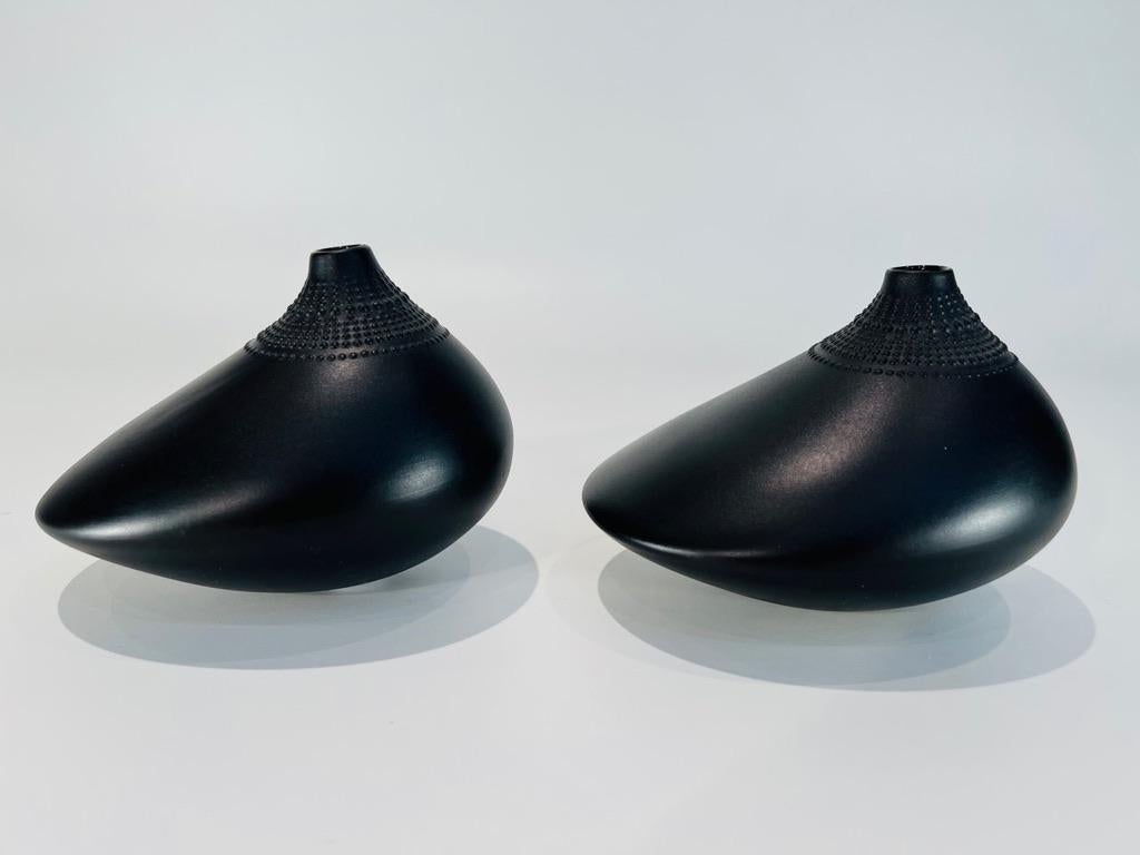 Mid-Century Modern Tapio Wirkkala Rosenthal germany black pair circa 1950 porcelain vases. For Sale