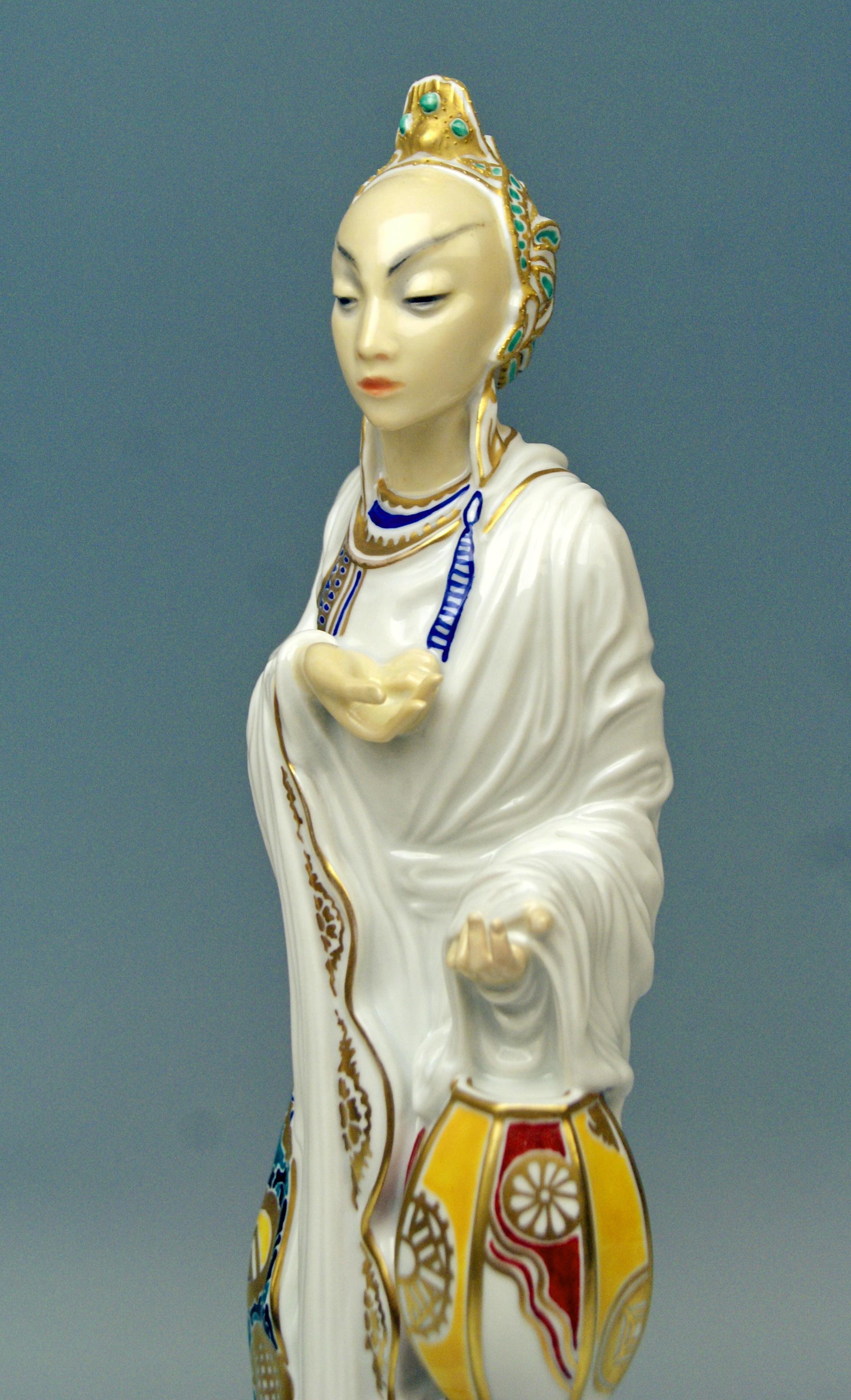 Rosenthal Germany Chinese Lady Dancer Chaokium Constantin Holzer-Defanti, 1920 In Excellent Condition In Vienna, AT