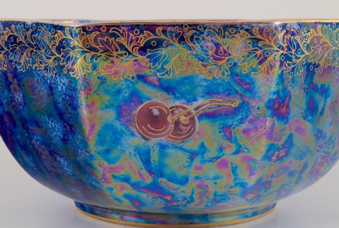 Rosenthal, Germany. Large porcelain bowl in luster glaze.  In Excellent Condition For Sale In Copenhagen, DK