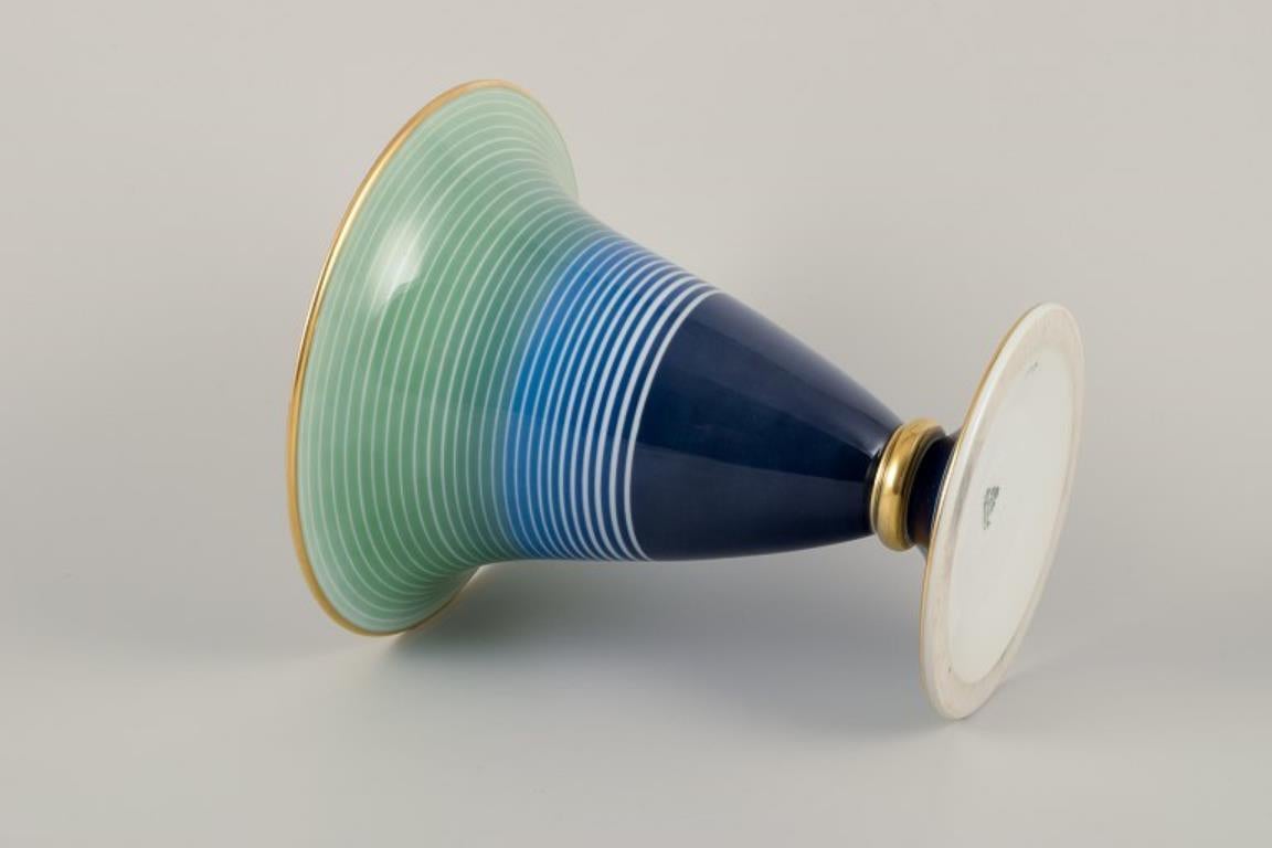 Rosenthal, Germania. Grande vaso a tromba in porcellana Art Déco. In condizioni ottime in vendita a Copenhagen, DK