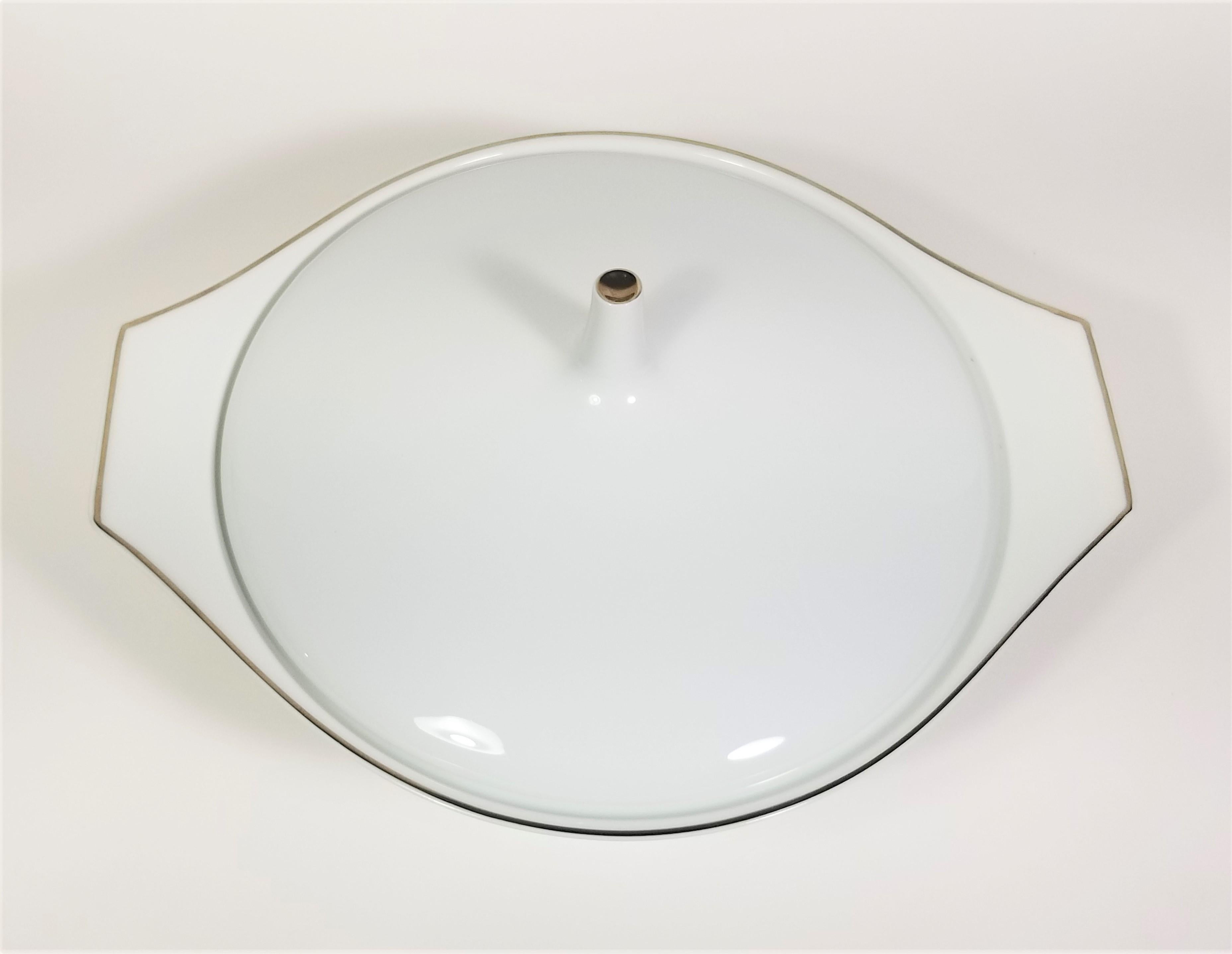 Rosenthal Germany Mid-Century 1960s Serving Dish or Bowl In Excellent Condition For Sale In New York, NY