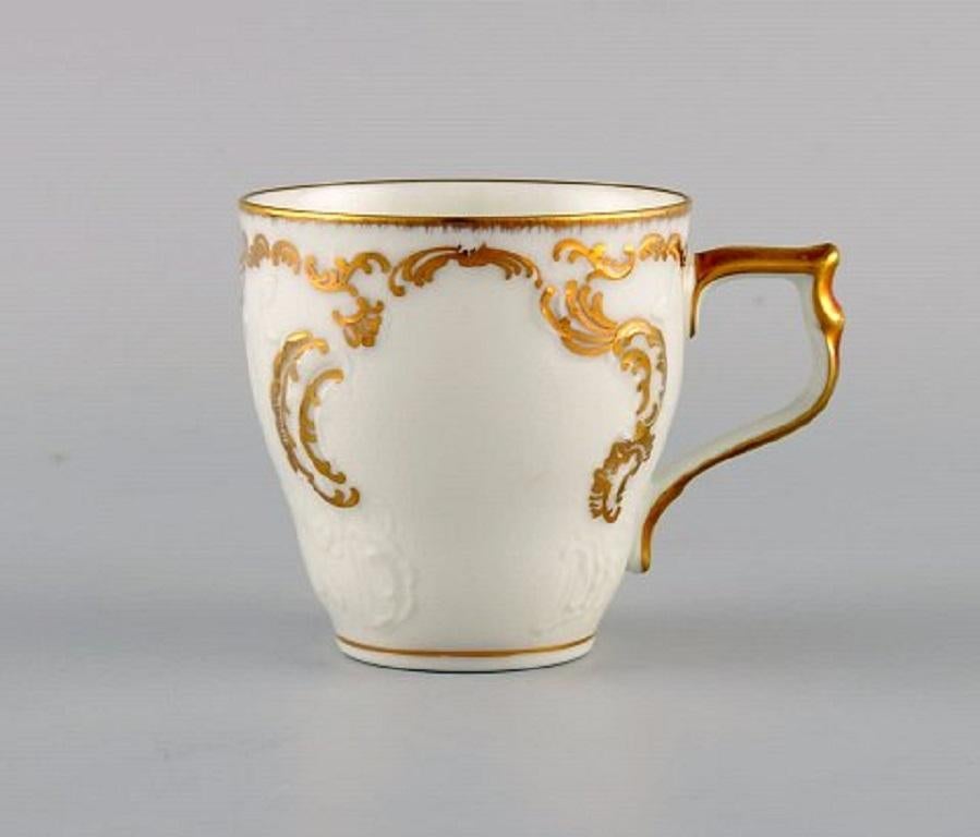 Rosenthal, Germany, Porcelain Coffee Service with Gold Decoration for 12 People In Excellent Condition For Sale In Copenhagen, DK