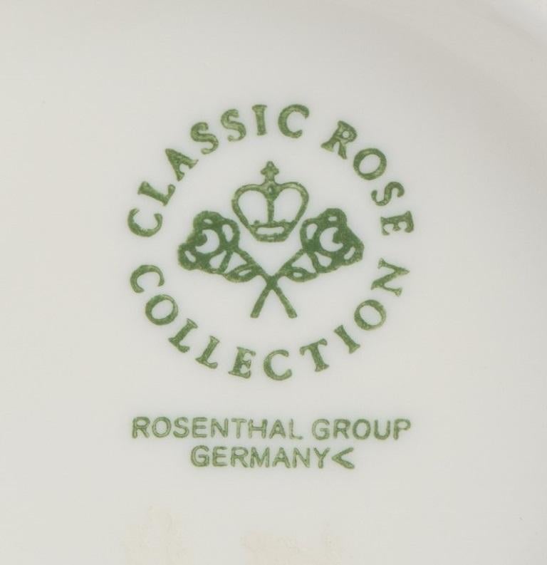 Rosenthal, Deutschland. Cremefarbene Vase „Sanssouci“, dekoriert mit Blumen. im Zustand „Hervorragend“ im Angebot in Copenhagen, DK