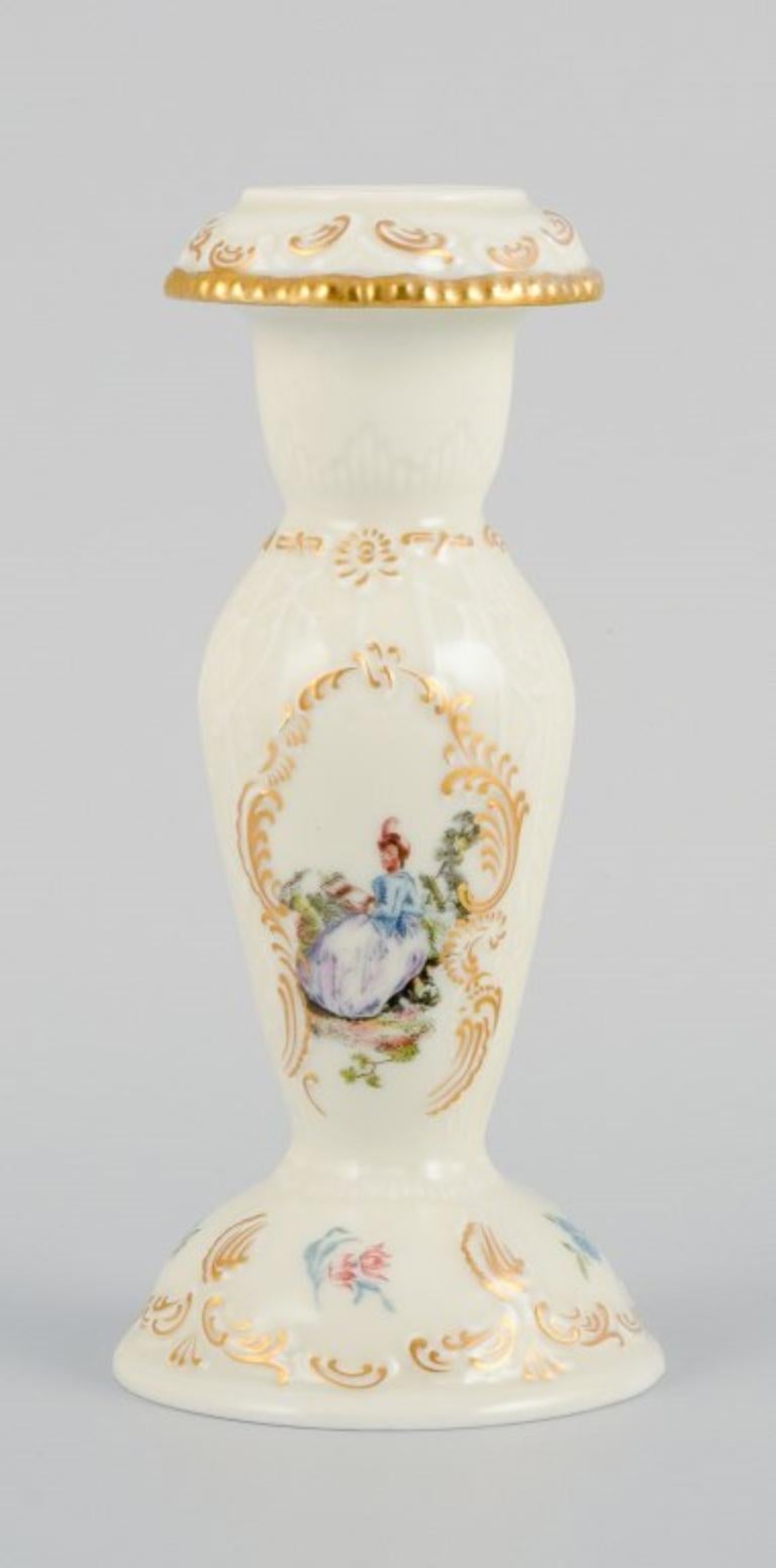 Milieu du XXe siècle Rosenthal, Allemagne. « Sanssouci », deux chandeliers et un petit bol en porcelaine. en vente