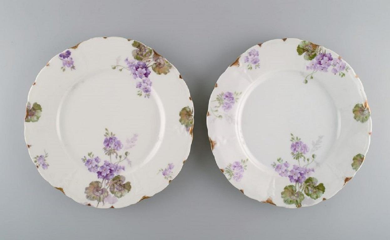 Rosenthal, Germany. Six Iris dinner plates in hand-painted porcelain with flowers and gold decoration. 1920s.
Diameter: 25.5 cm.
In excellent condition.
Stamped.