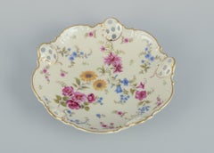 Rosenthal, Deutschland. Zwei „Moliere“-Porzellanschalen mit netzförmigem Rand.