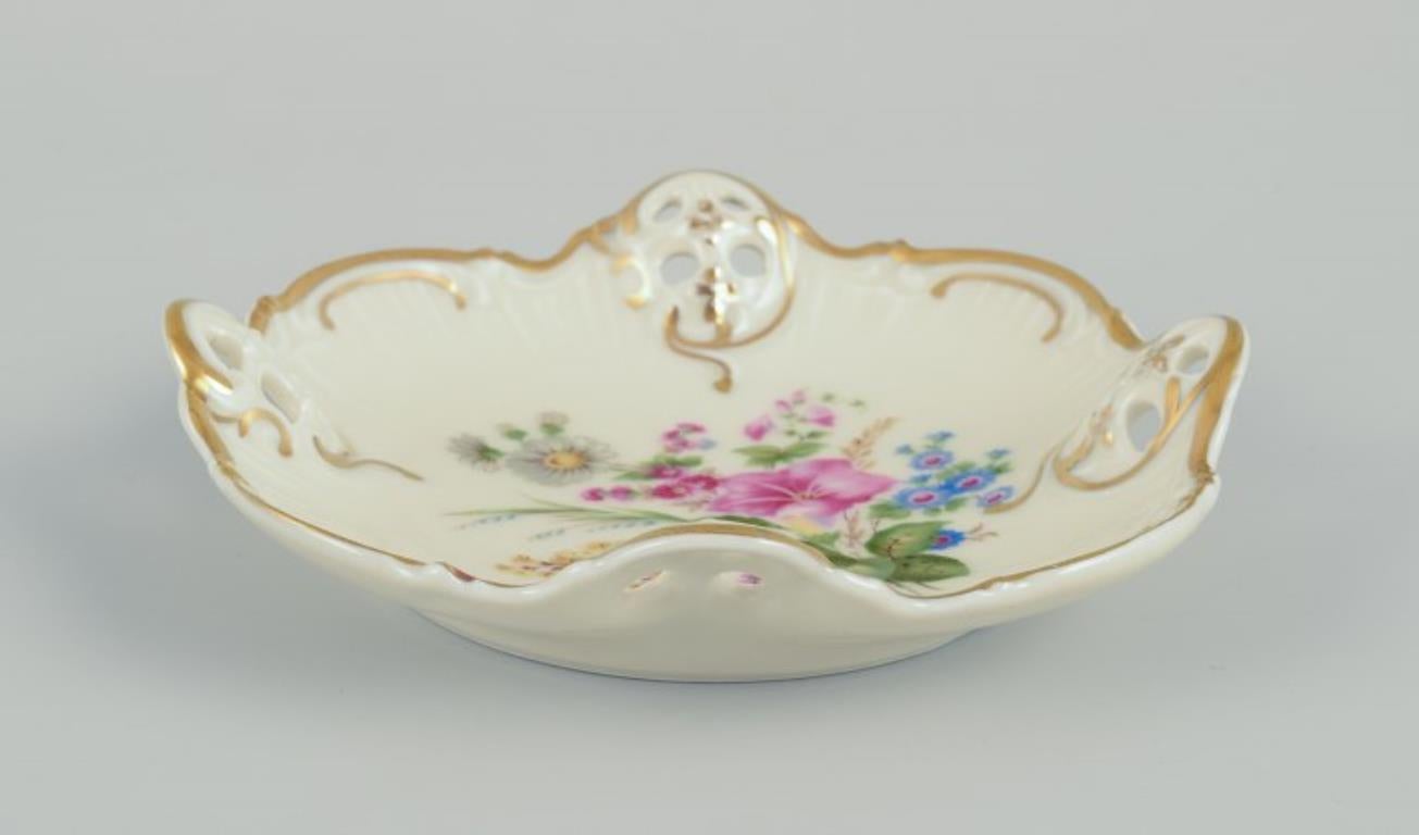 Rosenthal, Deutschland. Zwei „Moliere“-Porzellanschalen mit netzförmigem Rand. im Angebot 2