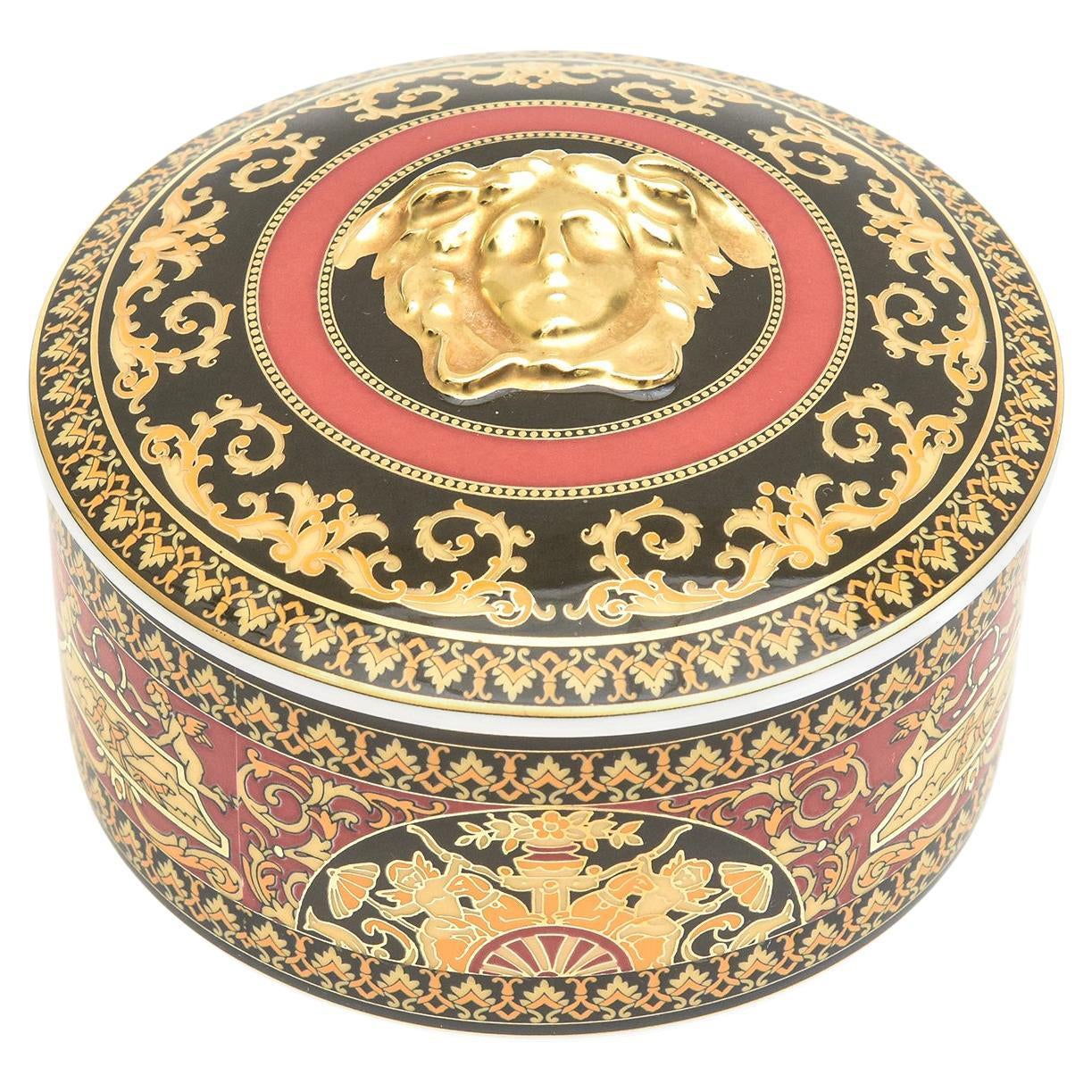 Rosenthal Deutschland Versace Porzellan Schwarz, Rot, Weiß, Gold Medusa 2 Teil Box im Angebot
