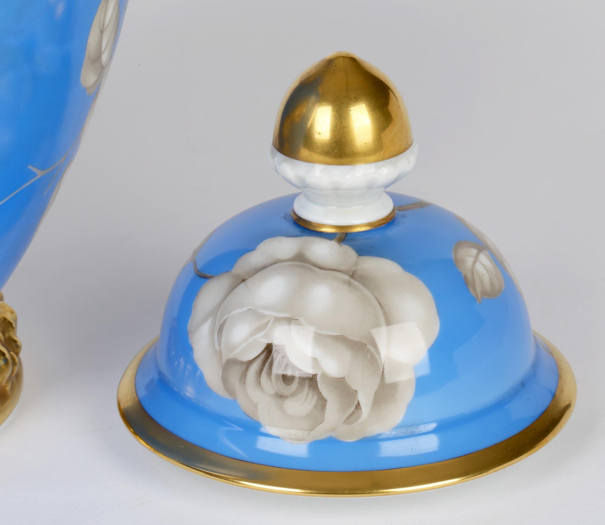 Grand pot et couvercle en porcelaine Art Déco En Grisaille Roses de Rosenthal en vente 3