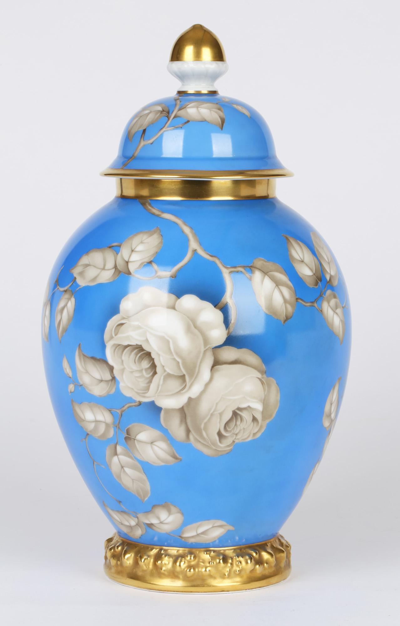 Grand pot et couvercle en porcelaine Art Déco En Grisaille Roses de Rosenthal en vente 4