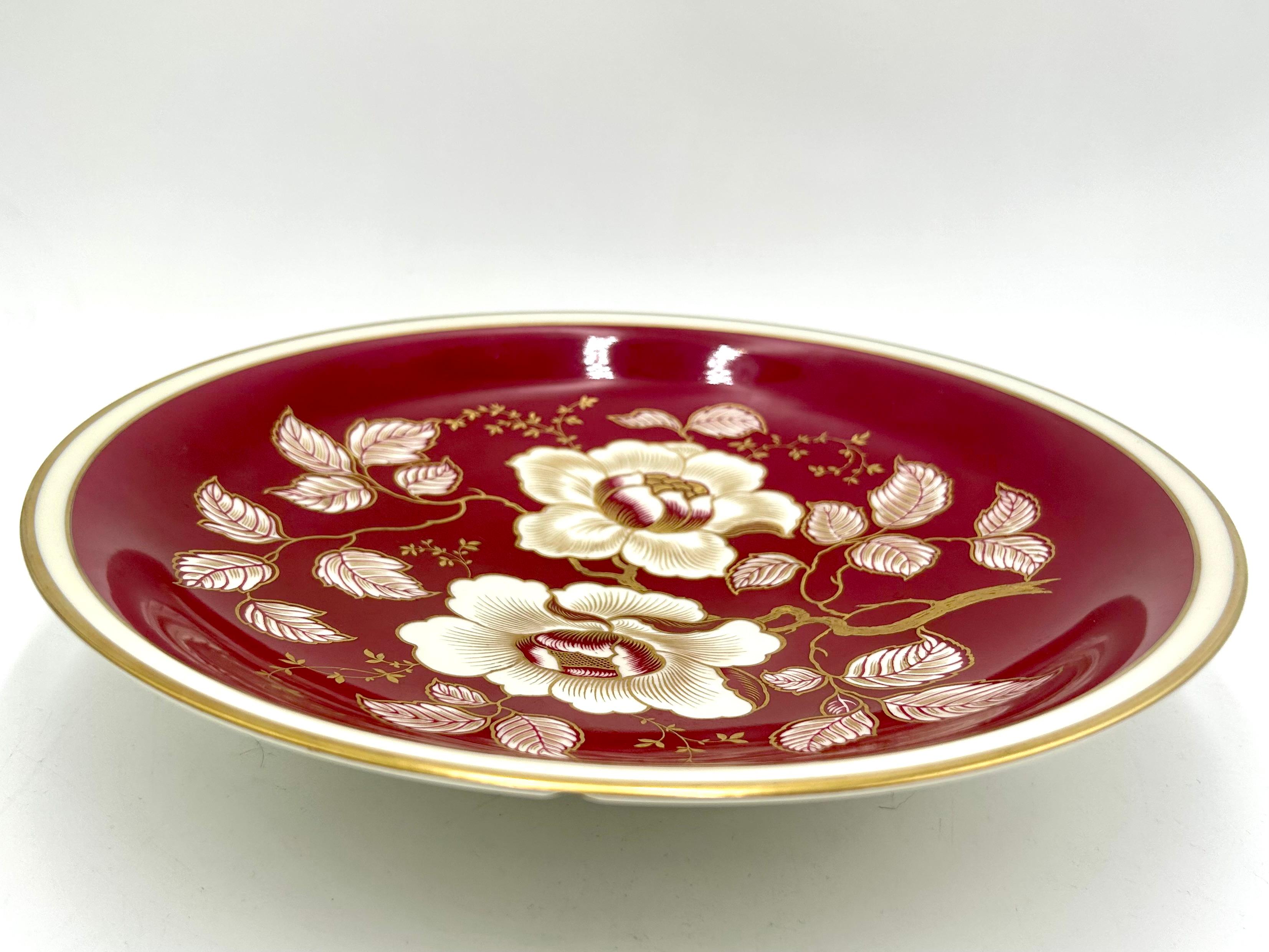 Rosenthal Maroon Porcelain Platter, 1949 In Fair Condition In Chorzów, PL