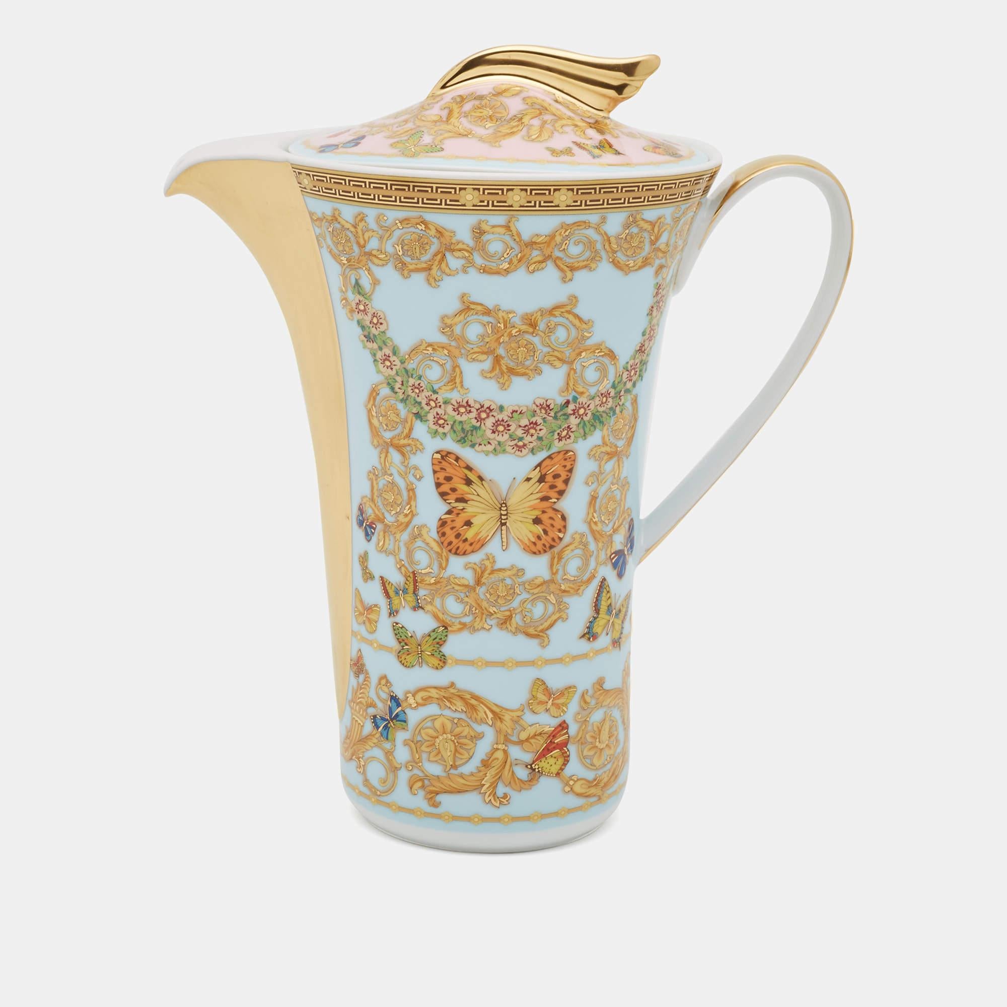 Elevate your table setting with this coffee pot from Versace x Rosenthal. Crafted excellently using high-quality porcelain, it has delicate details in rich hues that have been carefully applied to project the most luxurious appeal.


