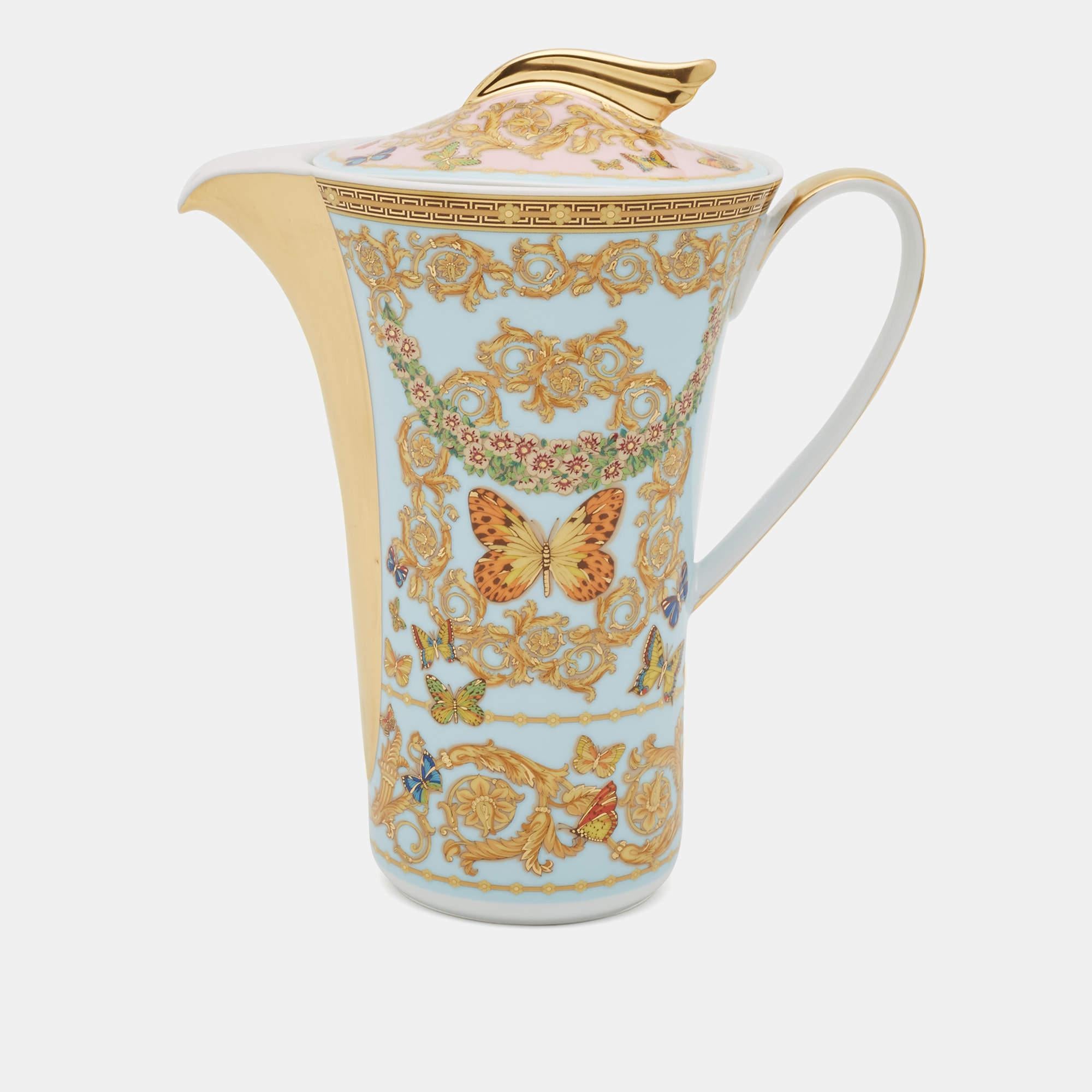 Elevate your table setting with this coffee pot from Versace x Rosenthal. Crafted excellently using high-quality porcelain, it has delicate details in rich hues that have been carefully applied to project the most luxurious appeal.

Includes: Info