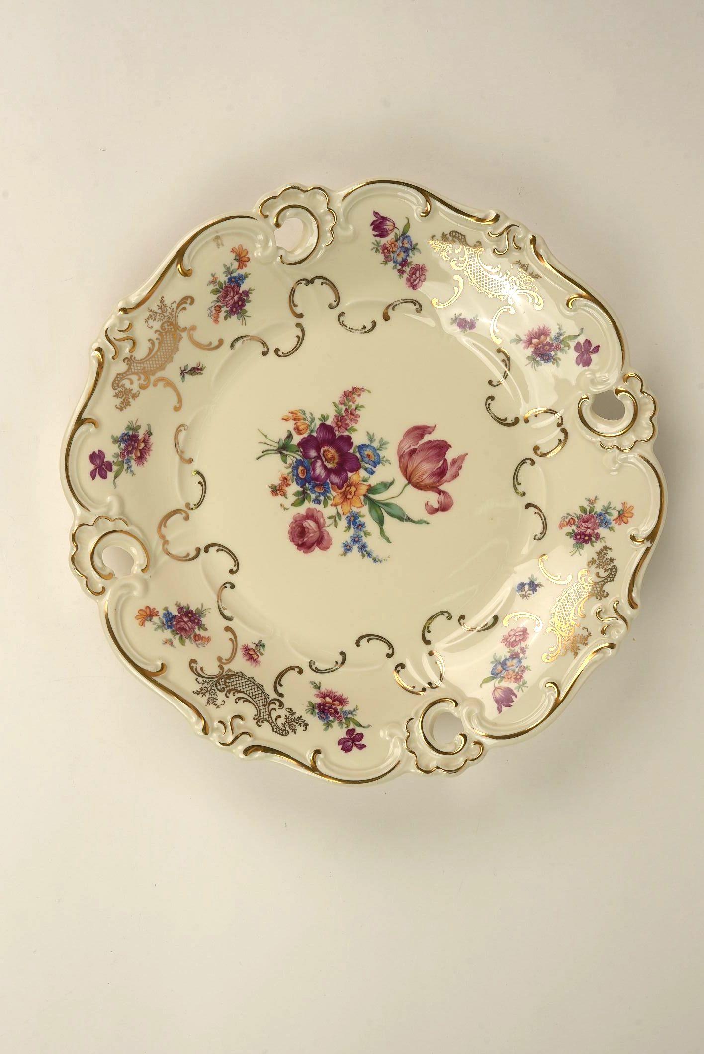 Porcelaine Rosenthal Plat en porcelaine Molière avec détails floraux et dorés en vente