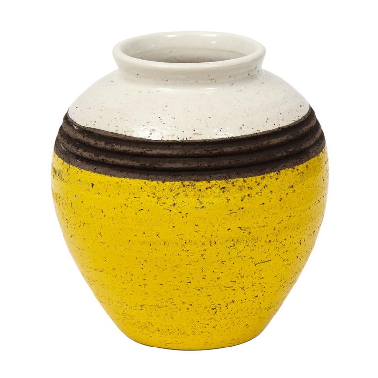 Rosenthal netter vase, yellow, white and brown, signed. Chunky medium scale vase having deep grooved matte brown shoulder, a yellow body and white neck. Signed with original label: 263/2, made in Italy for Rosenthal Netter Inc. Wide mouth opening