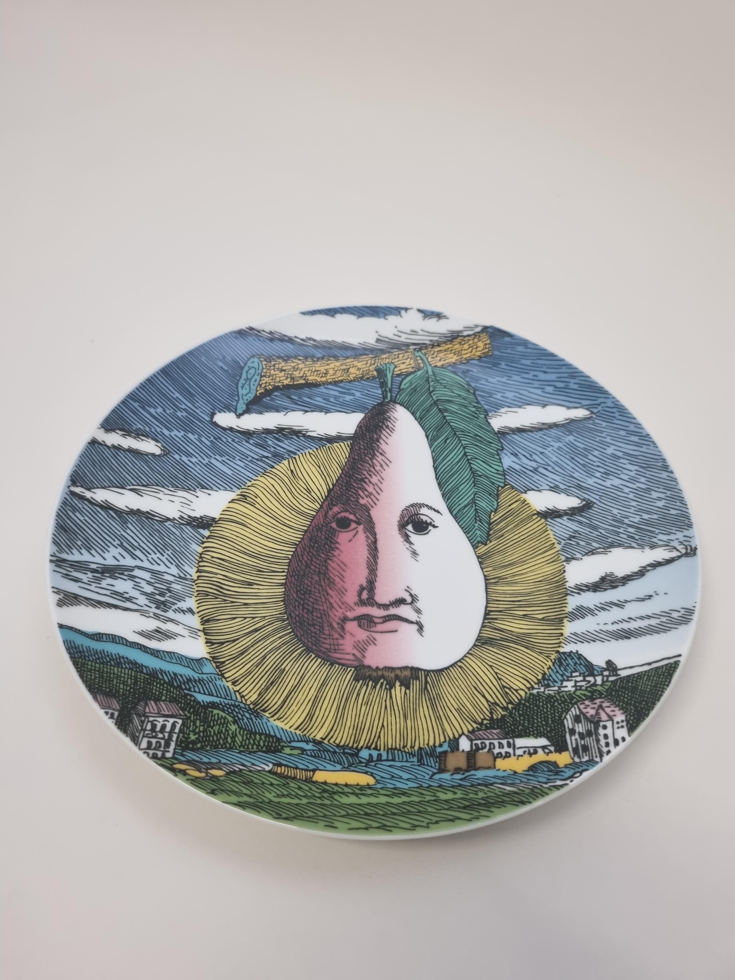 Piatto in porcellana di Fornasetti per Rosenthal - 12 Mesi 12 Soli.

Piastra n. 9, Settembre Settembre. 

Nessun danno. Ottime condizioni.

Dimensioni:
Diametro 10,2