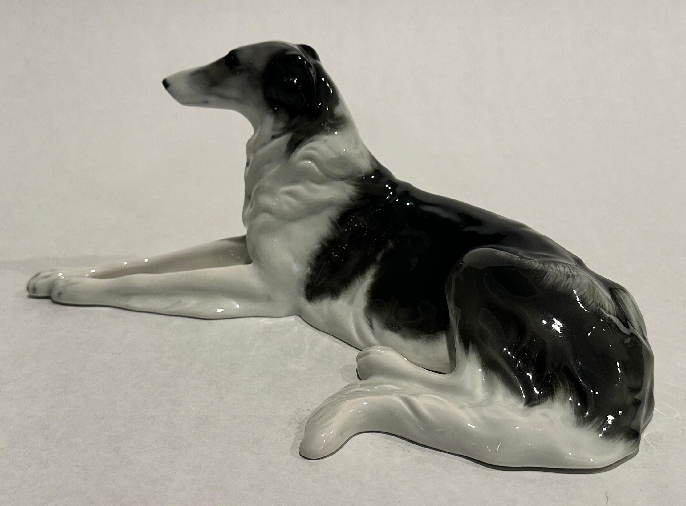 Allemand Sculpture de chien Borzoi en porcelaine de Rosenthal en vente