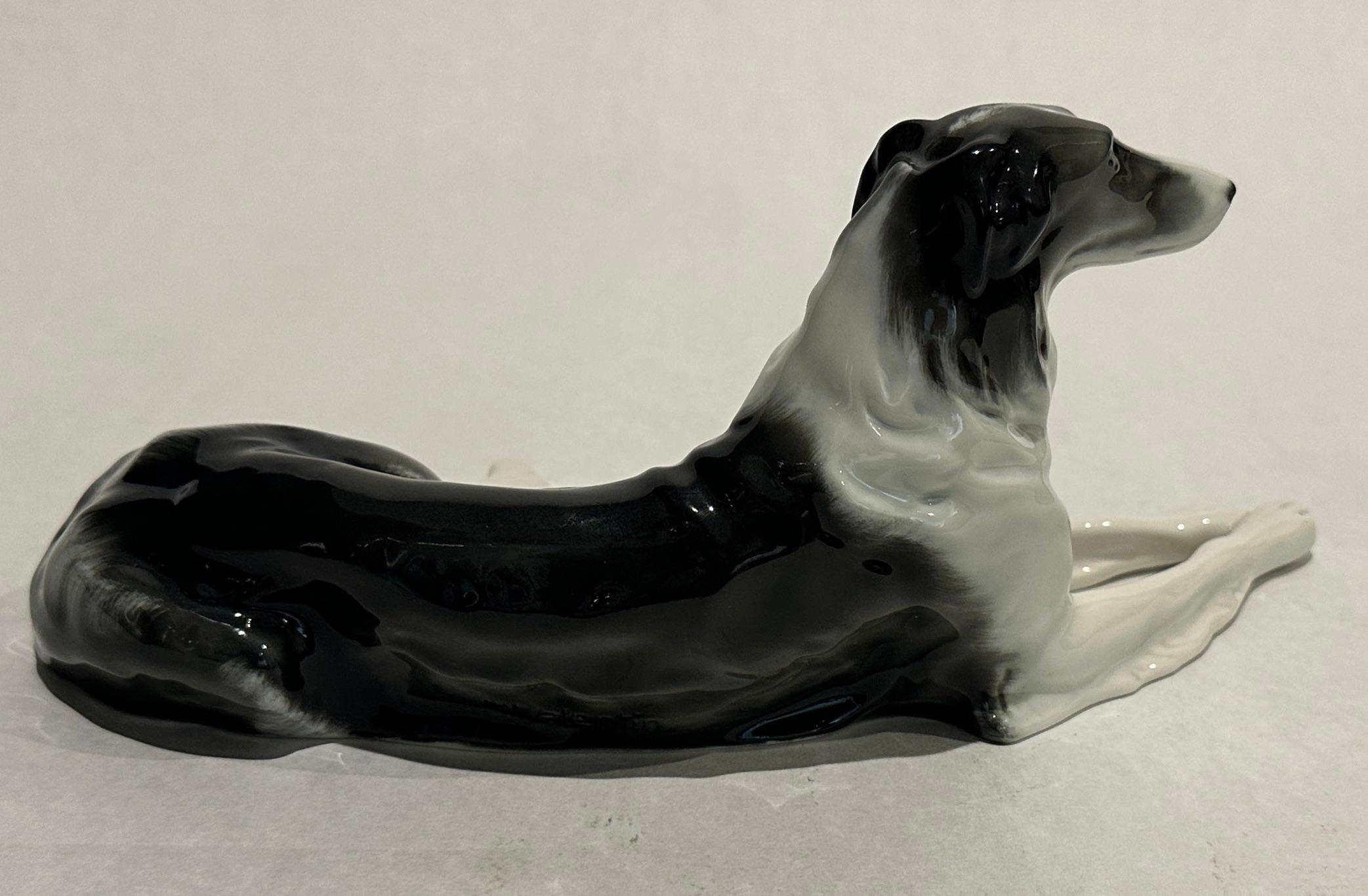 Vernissé Sculpture de chien Borzoi en porcelaine de Rosenthal en vente