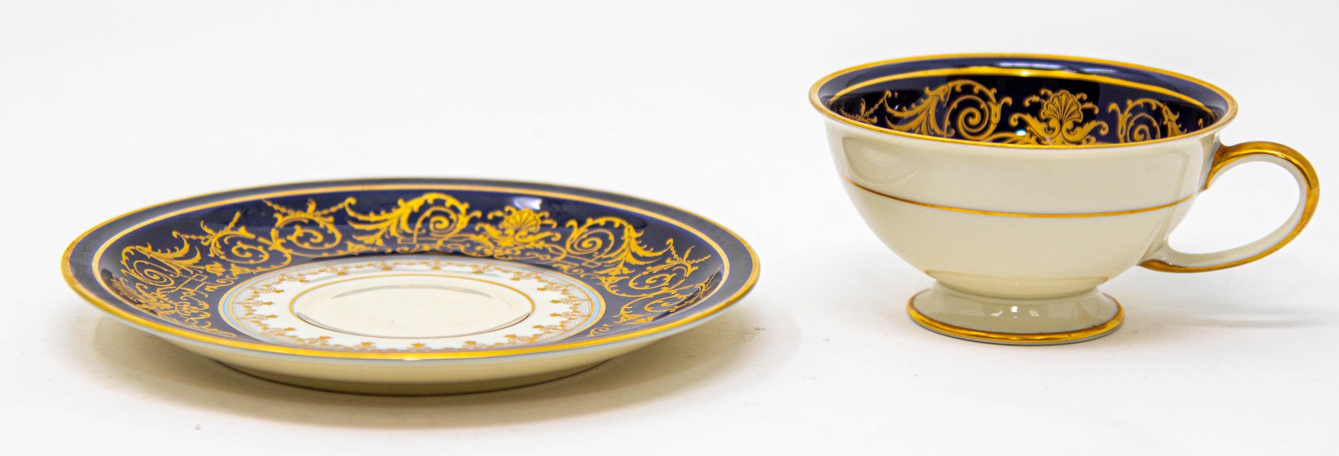 Taza de café y platillo de porcelana Rosenthal Demitasse negro y dorado 1940 en venta 3
