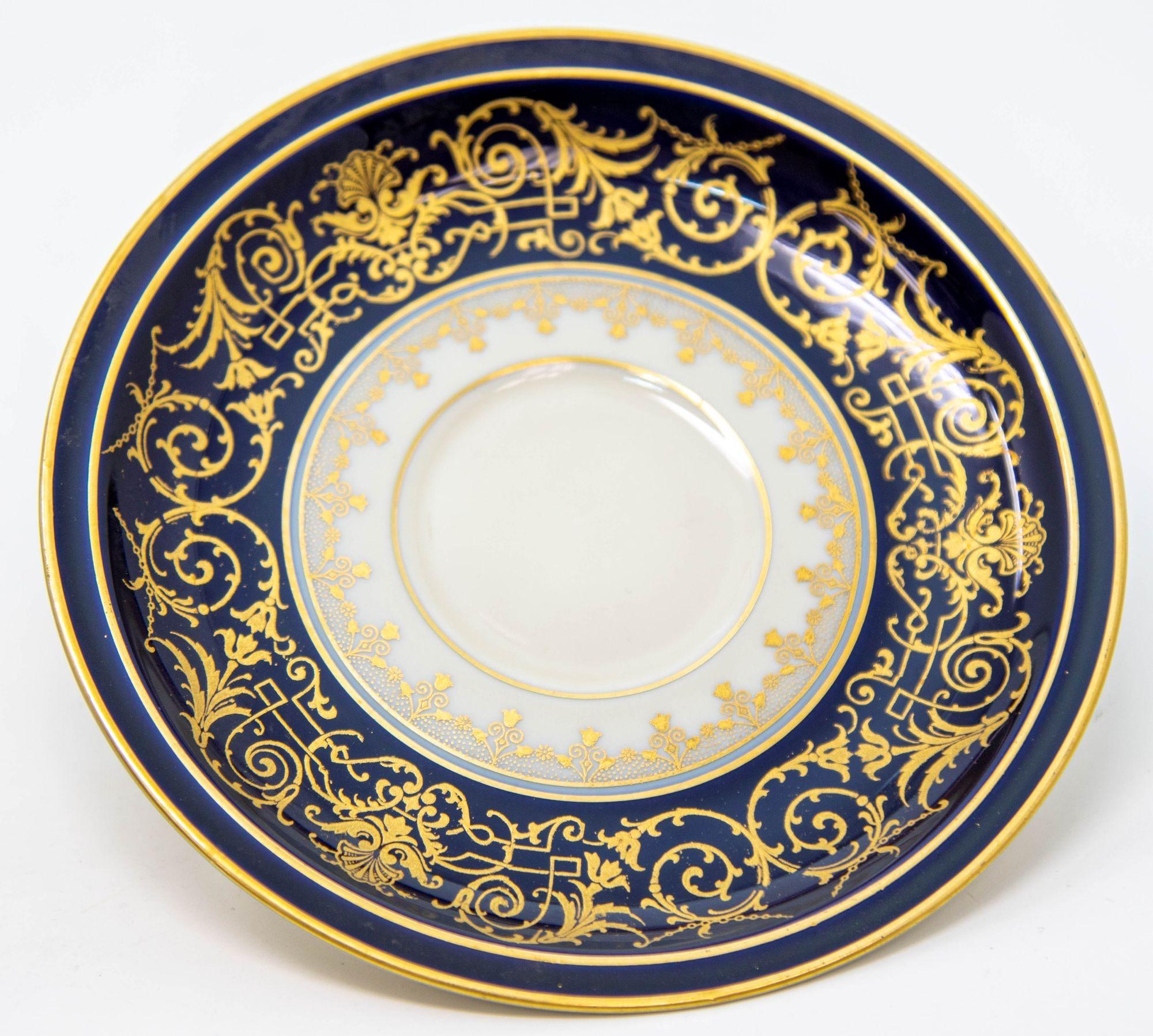 Taza de café y platillo de porcelana Rosenthal Demitasse negro y dorado 1940 en Bueno estado para la venta en North Hollywood, CA