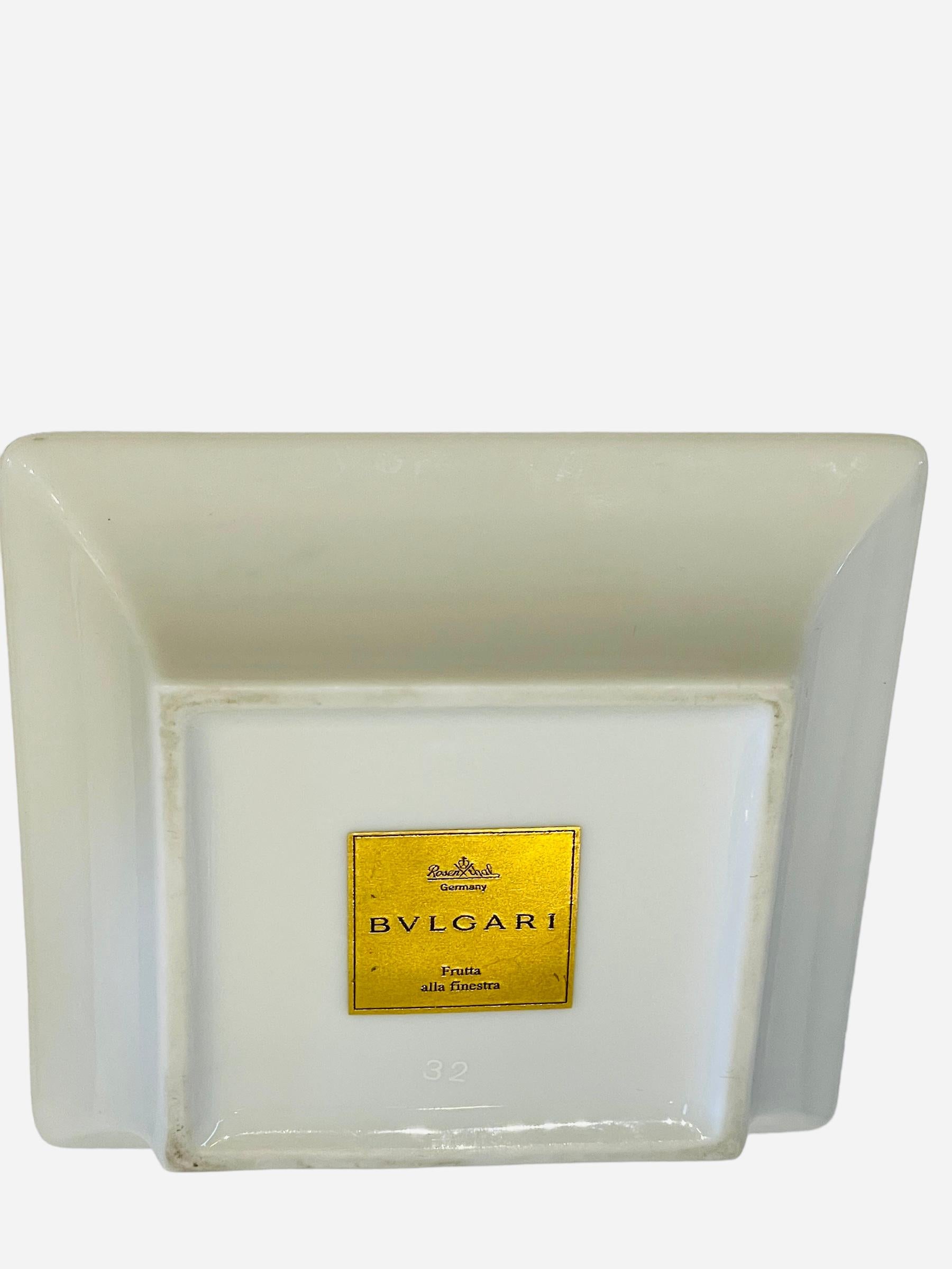 Plato decorativo de porcelana Rosenthal diseñado por Bulgari Alemán en venta