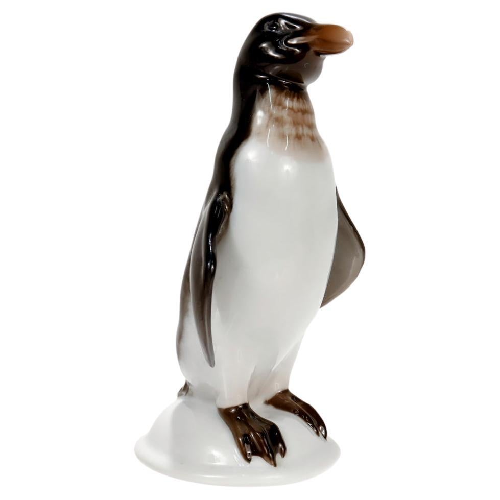 Porzellanfigur eines Penguins von Rosenthal im Angebot