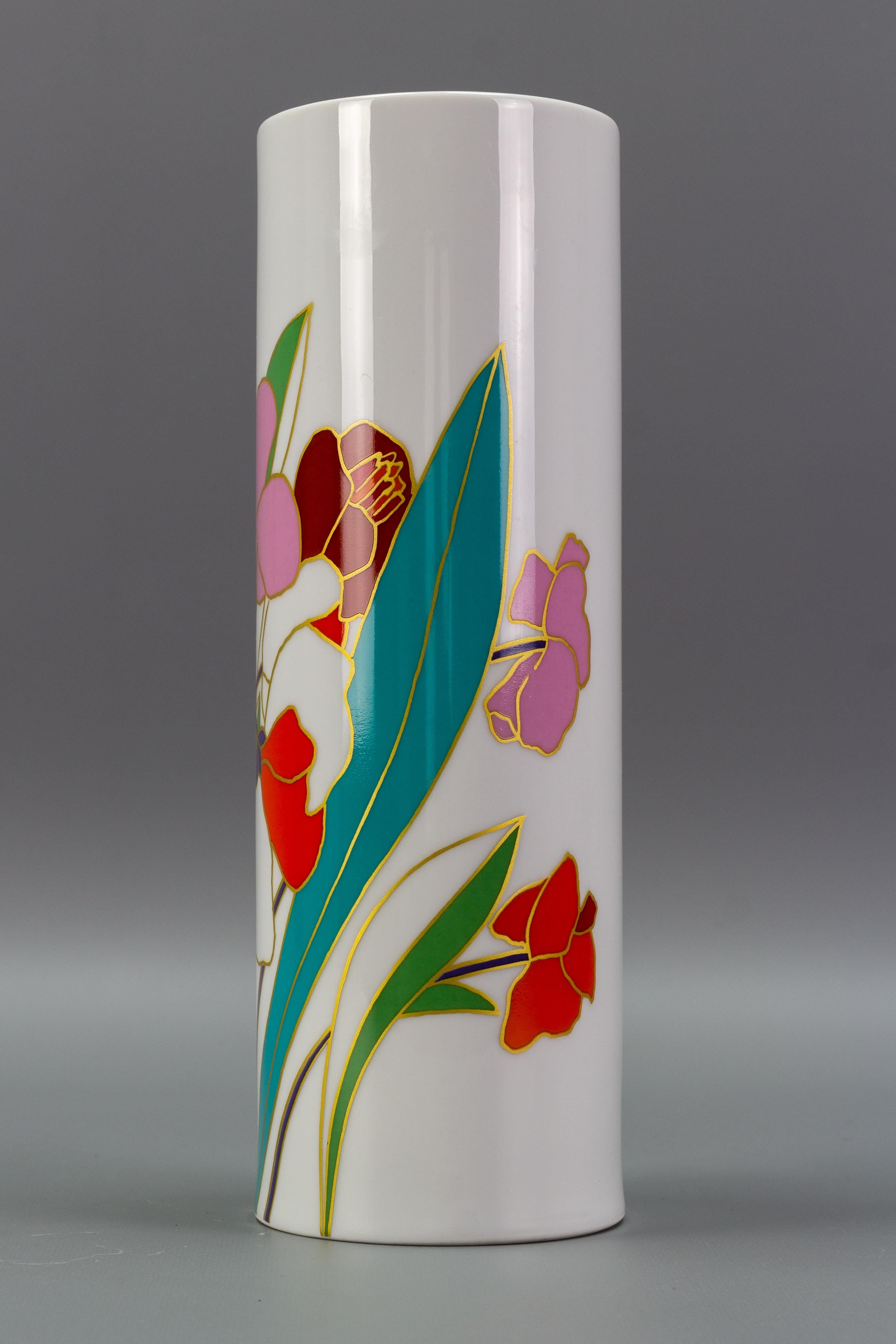 Peint à la main Vase cylindrique à fleurs en porcelaine de Rosenthal de Wolf Bauer, Allemagne  en vente
