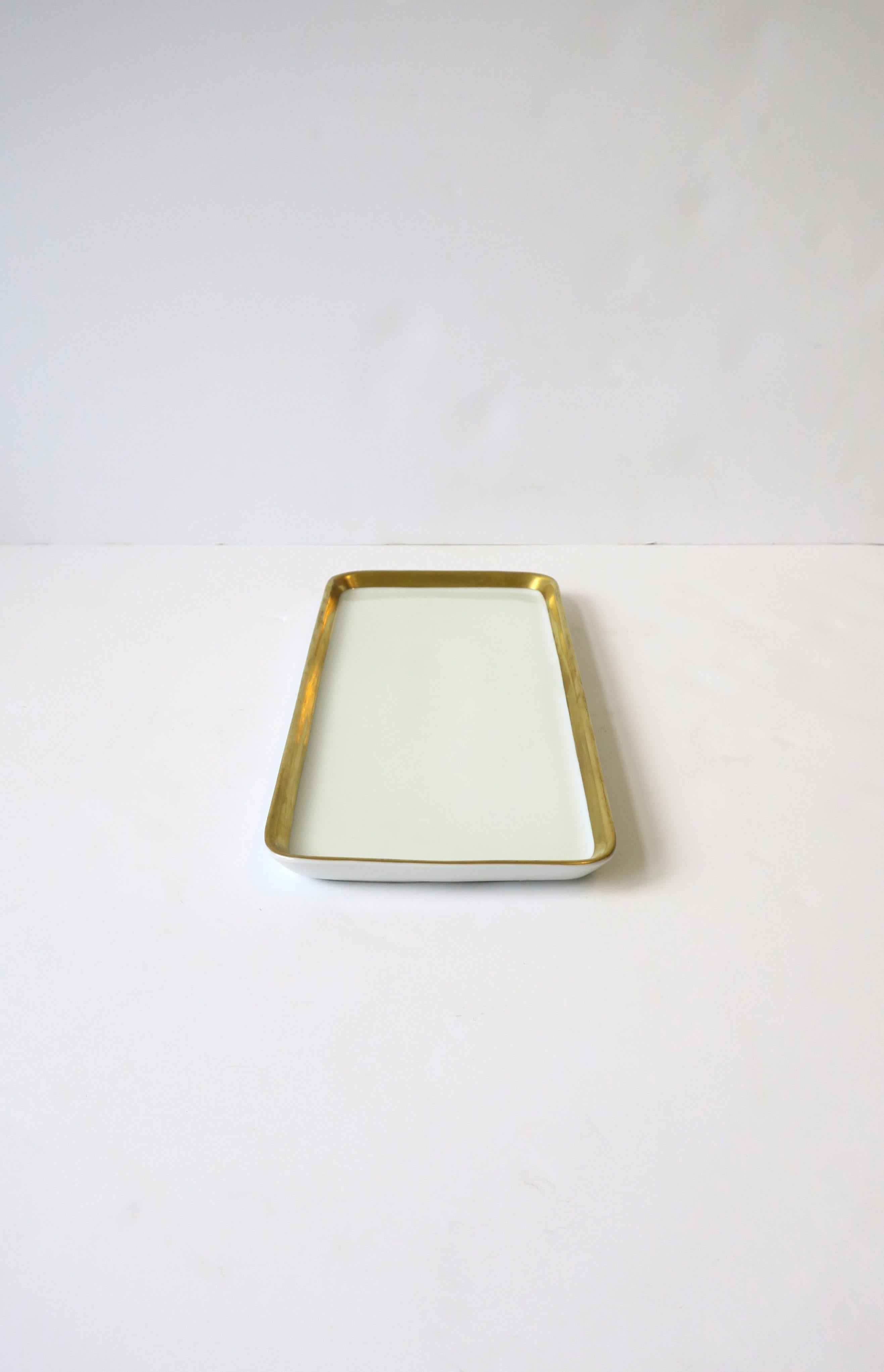 White Porcelain and Gold Serving Tray by Rosenthal Kurfurstendamm Berlin For Sale 3