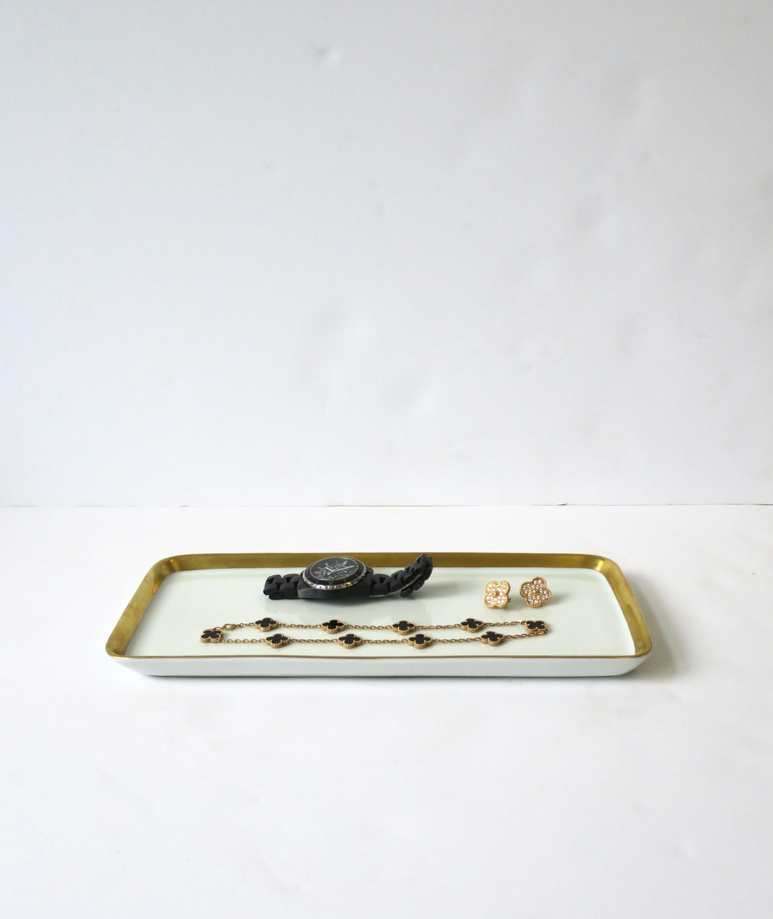 White Porcelain and Gold Serving Tray by Rosenthal Kurfurstendamm Berlin In Good Condition For Sale In New York, NY