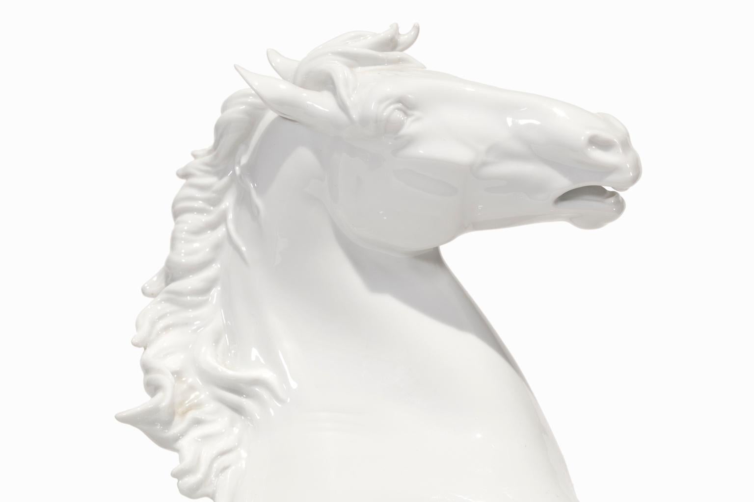 „Rearing Horse“, Rosenthal-Porzellan, Modell #1047-I, Bahnhof-Selb, von Meisel 1
