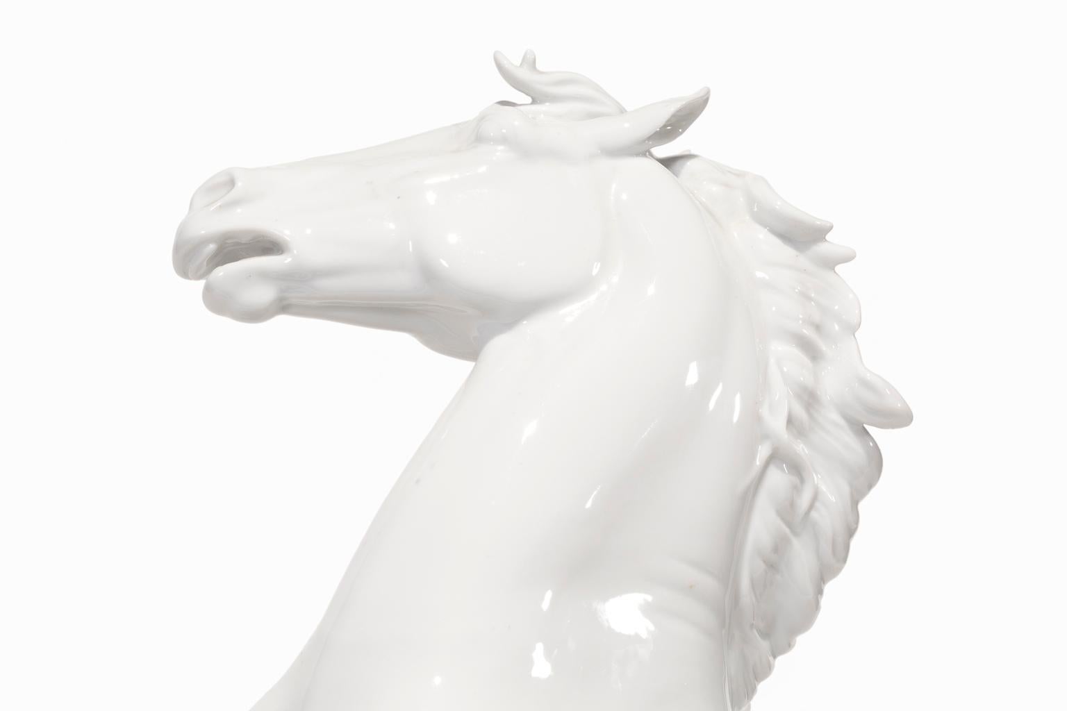 „Rearing Horse“, Rosenthal-Porzellan, Modell #1047-I, Bahnhof-Selb, von Meisel 2