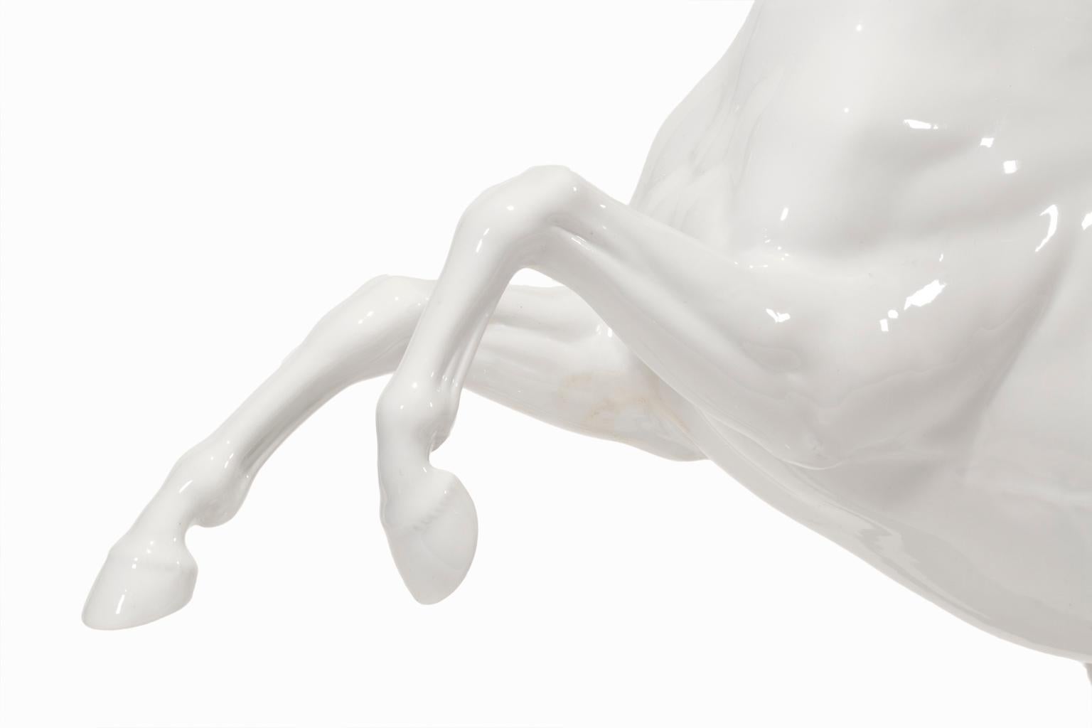 „Rearing Horse“, Rosenthal-Porzellan, Modell #1047-I, Bahnhof-Selb, von Meisel 3