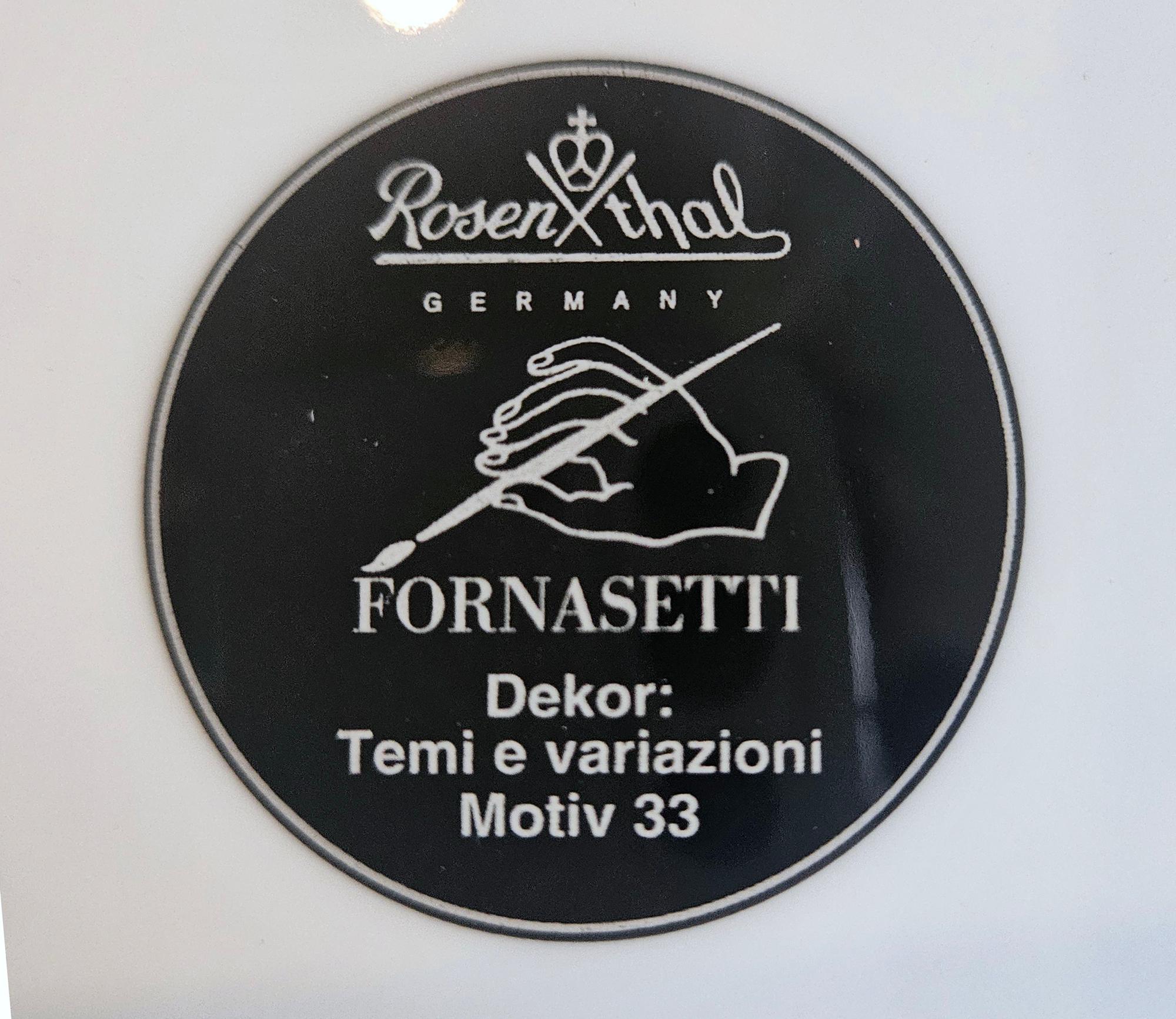 Plato de porcelana Rosenthal Temas y Variaciones para Piero Fornasetti, Motiv 33 Porcelana en venta
