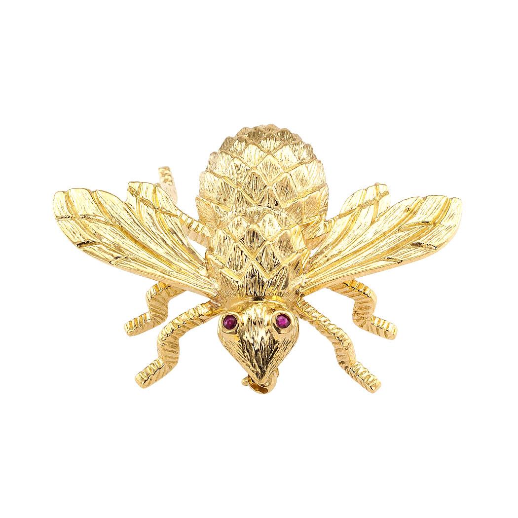 Rosenthal ruby and yellow gold bumblebee brooch circa 1970. (Larger than average Rosenthal bee brooch see measurements)

DETAILS:

GEMSTONES: ruby-set eyes.

METAL: 18-karat yellow gold.

HALLMARKS: maker’s marks for Herbert