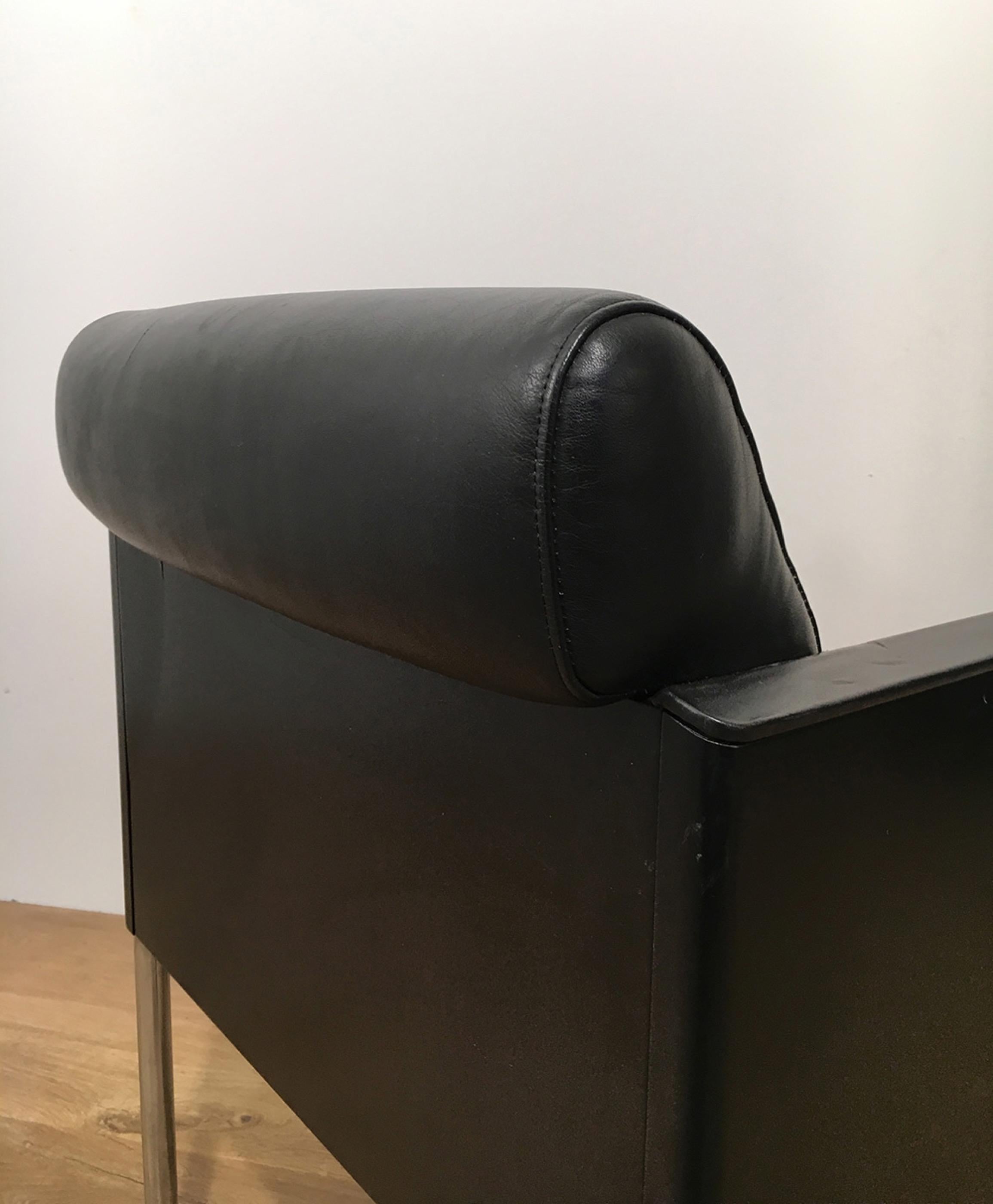 Juego de 4 Sillones de Cuero y Lacados en Negro con Ruedas by Rosenthal. Cir 1970 en venta 7