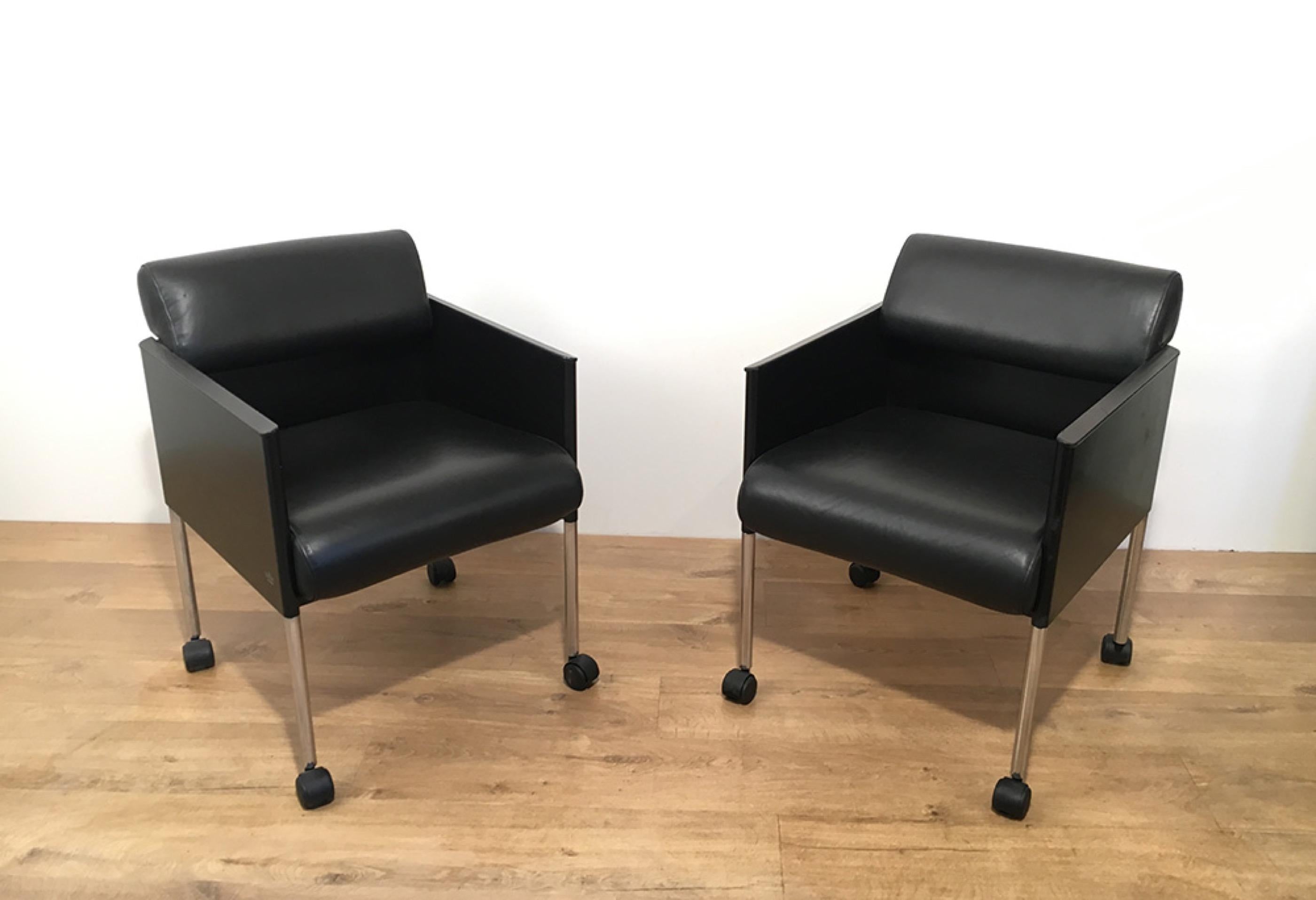 Set of 4 Black Lacquered and Leather Armchairs on Casters by Rosenthal. Cir 1970 In Good Condition For Sale In Marcq-en-Barœul, Hauts-de-France