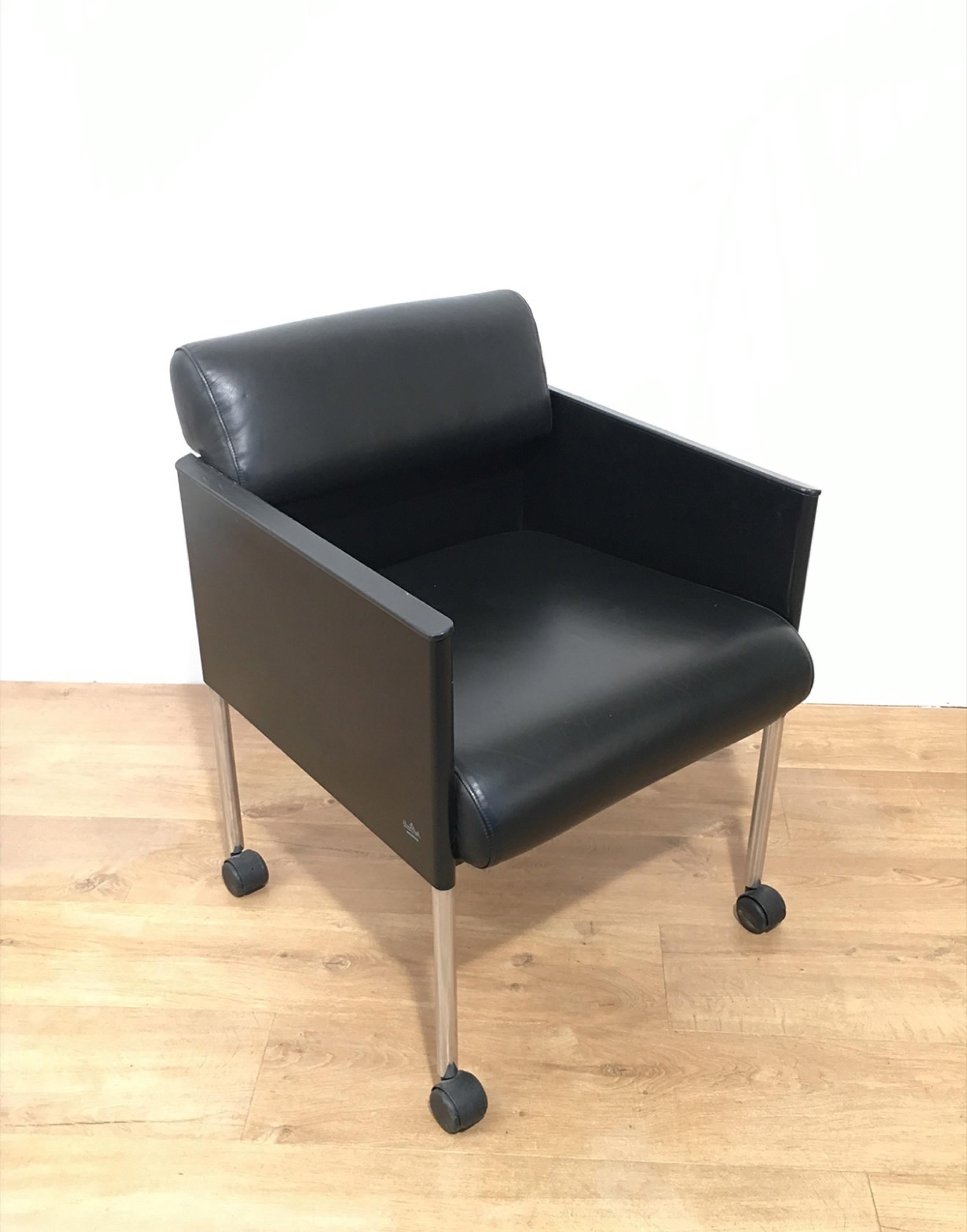 Late 20th Century Set of 4 Black Lacquered and Leather Armchairs on Casters by Rosenthal. Cir 1970 For Sale