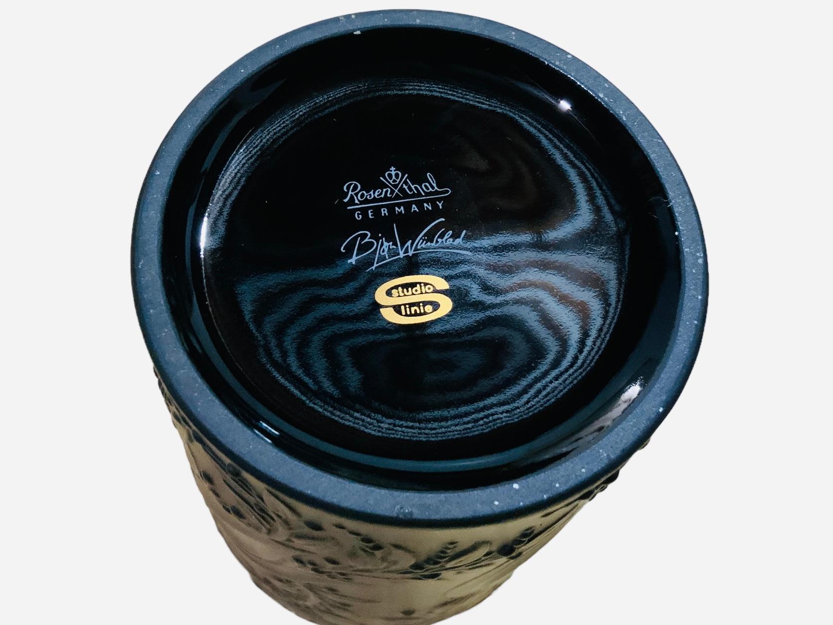 Rosenthal Studio Bjorn Winblad Black Porcelain Small Vase In Good Condition For Sale In Guaynabo, PR